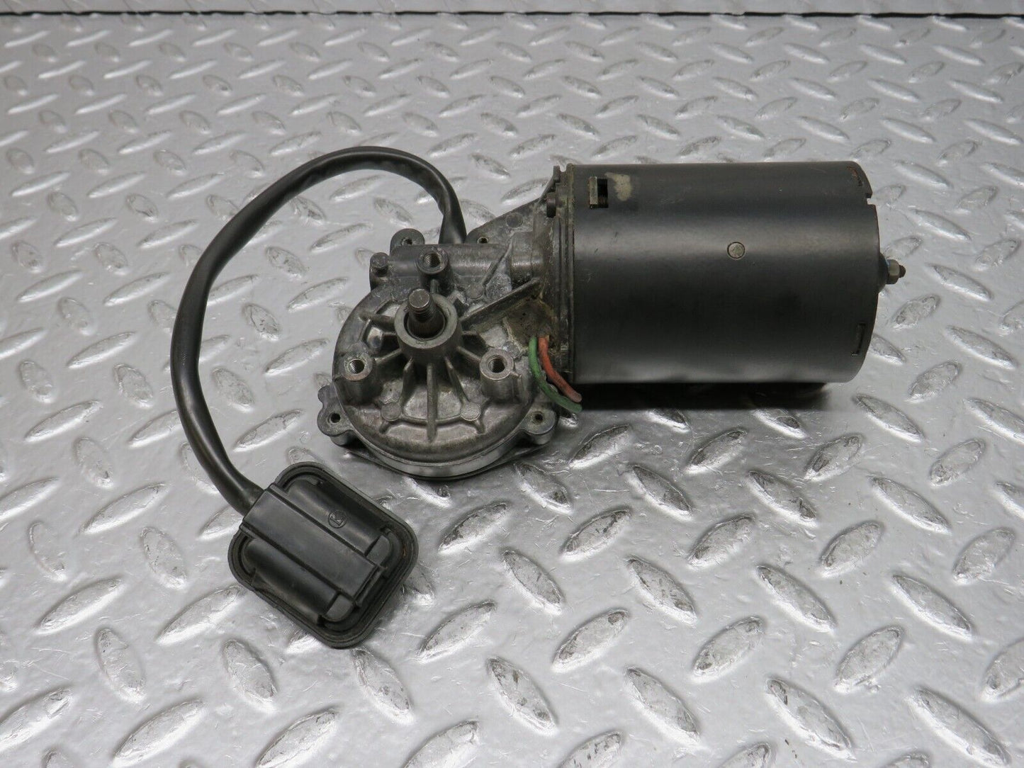 0534 Mercedes-Benz W123 230E Wiper Motor Bosch