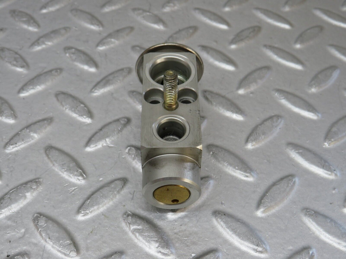 35139 Mercedes-Benz W221 Air Condition Expansion Valve 2308300184