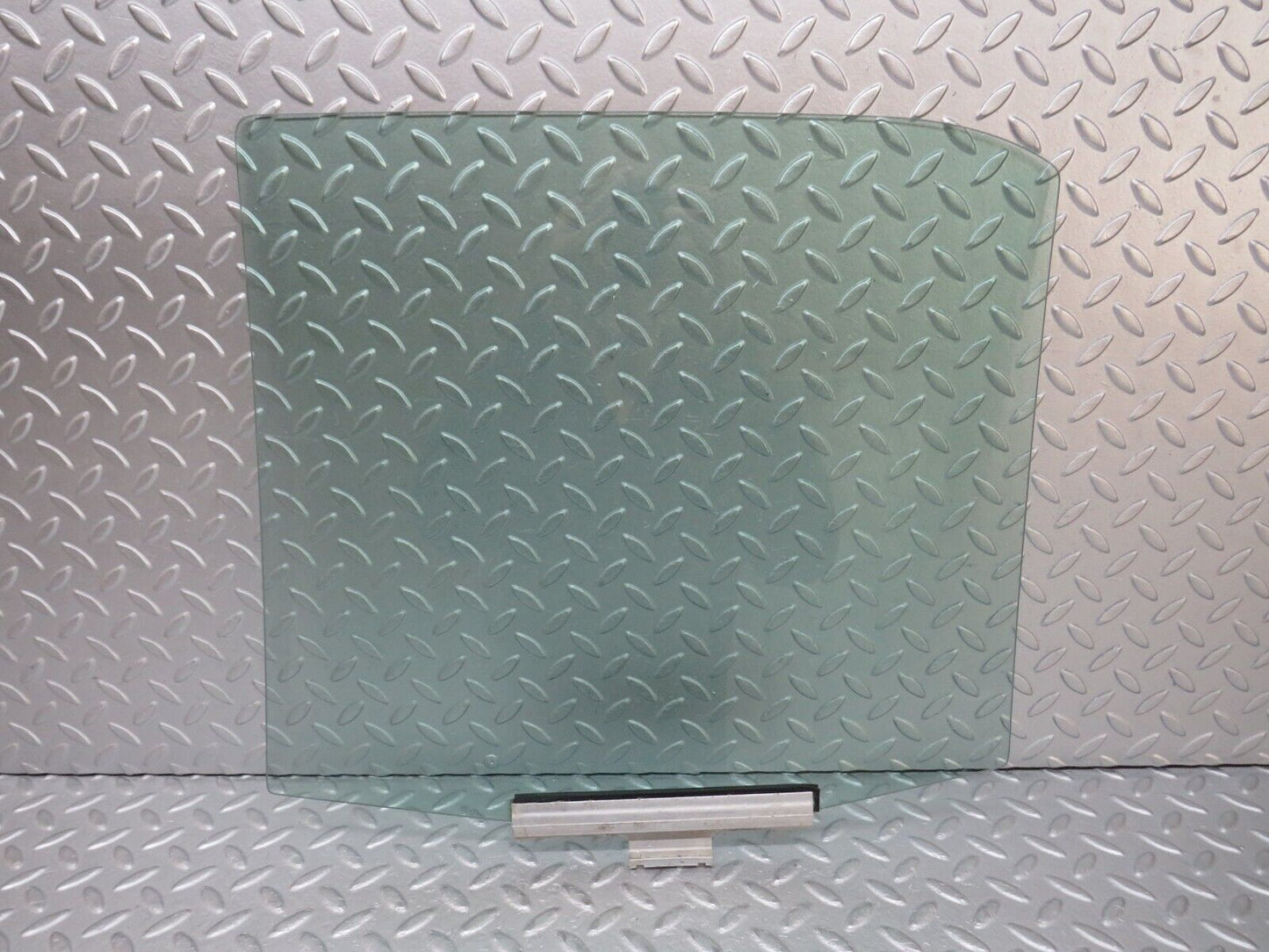 36566 Mercedes-Benz W201 190E 2.0L Rear Right Door Window Glass