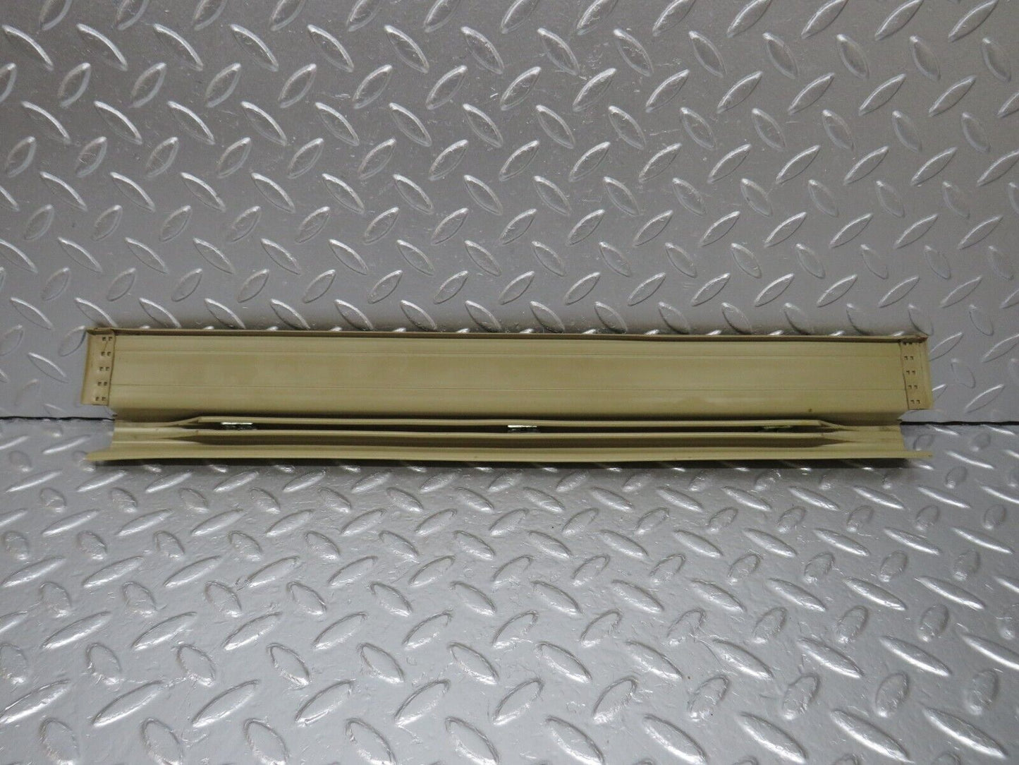 33981 Mercedes-Benz W124 260E Rear Left Door Sill Beige