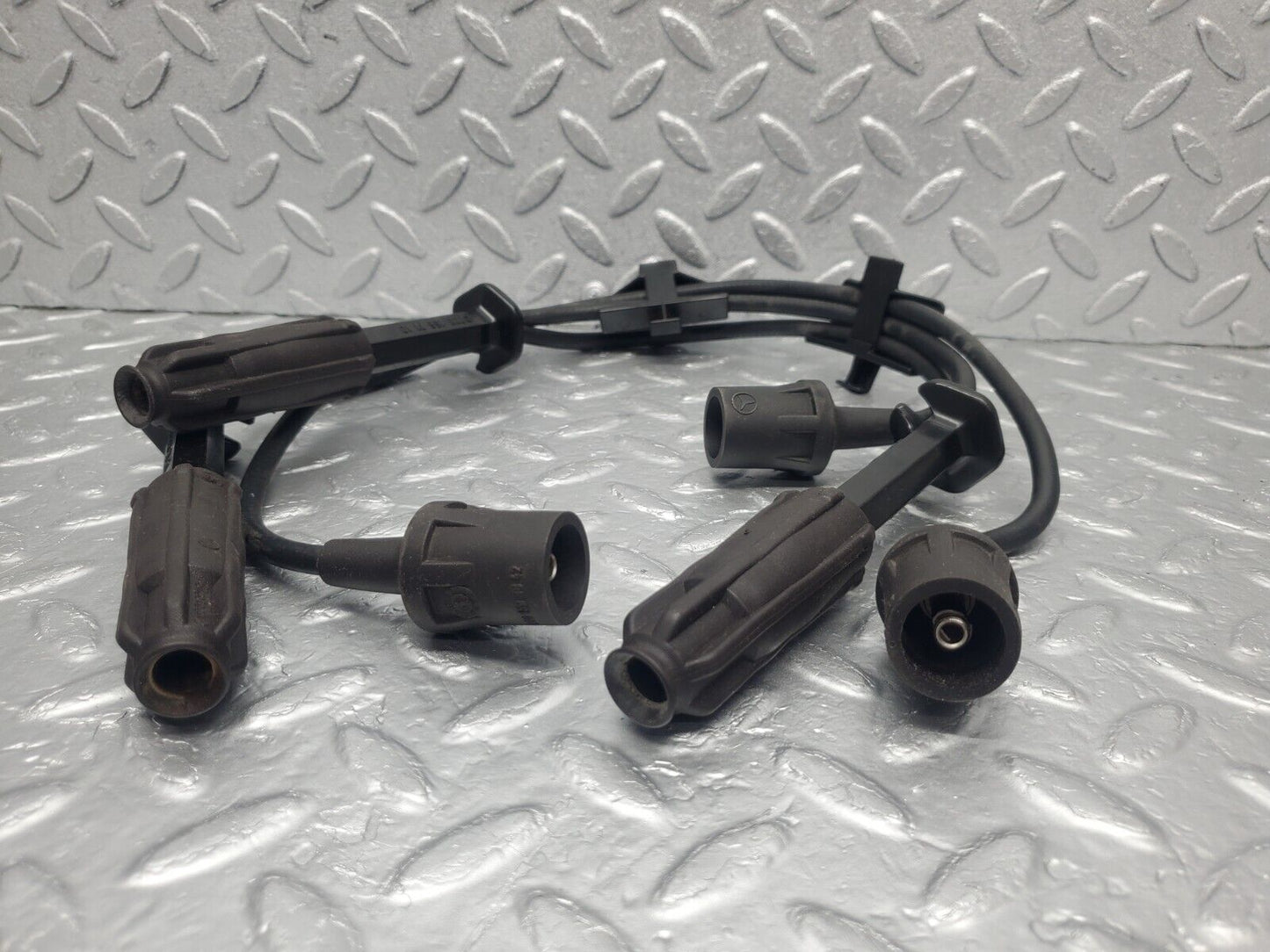 46201 Mercedes-Benz W124 280E Ignition Coil Lead Set 0001567110 0300404106