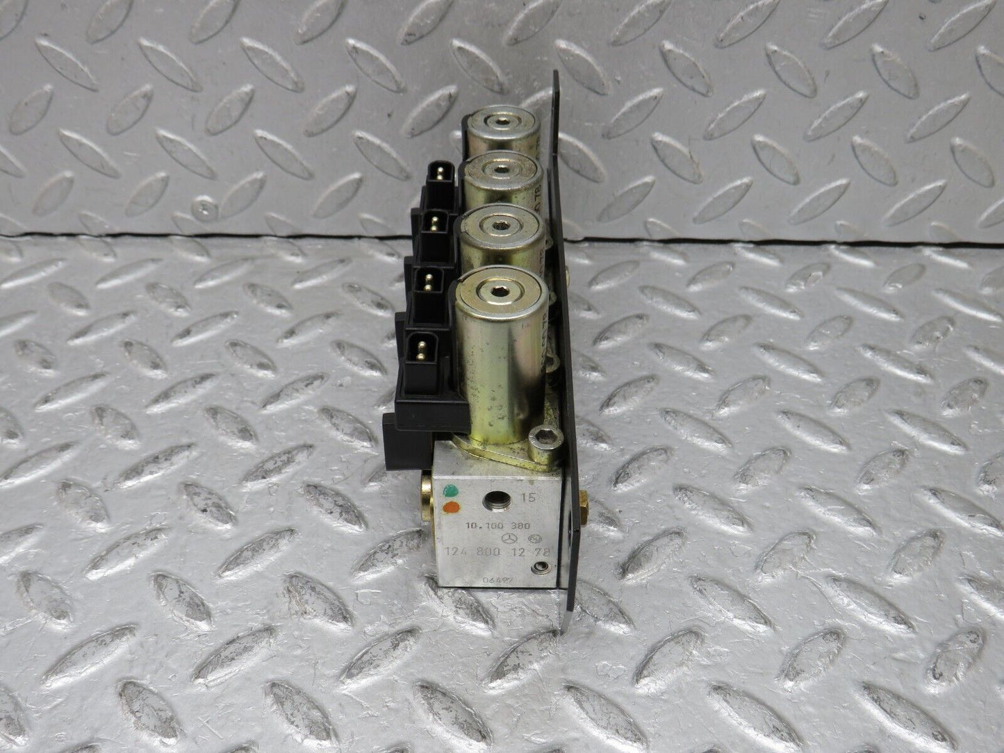 37987 Mercedes-Benz A124 320E Cabriolet Soft Top Hydraulic Valve Block Right 1248001278