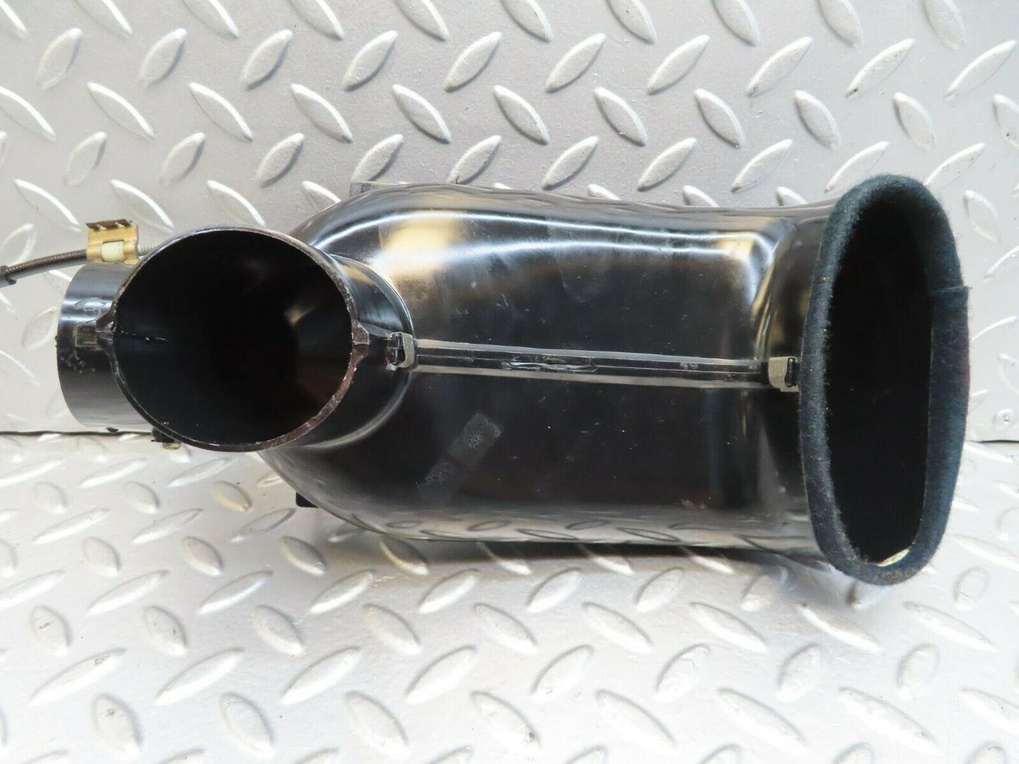 15527 Mercedes-Benz R107 450SL Heater Air Duct