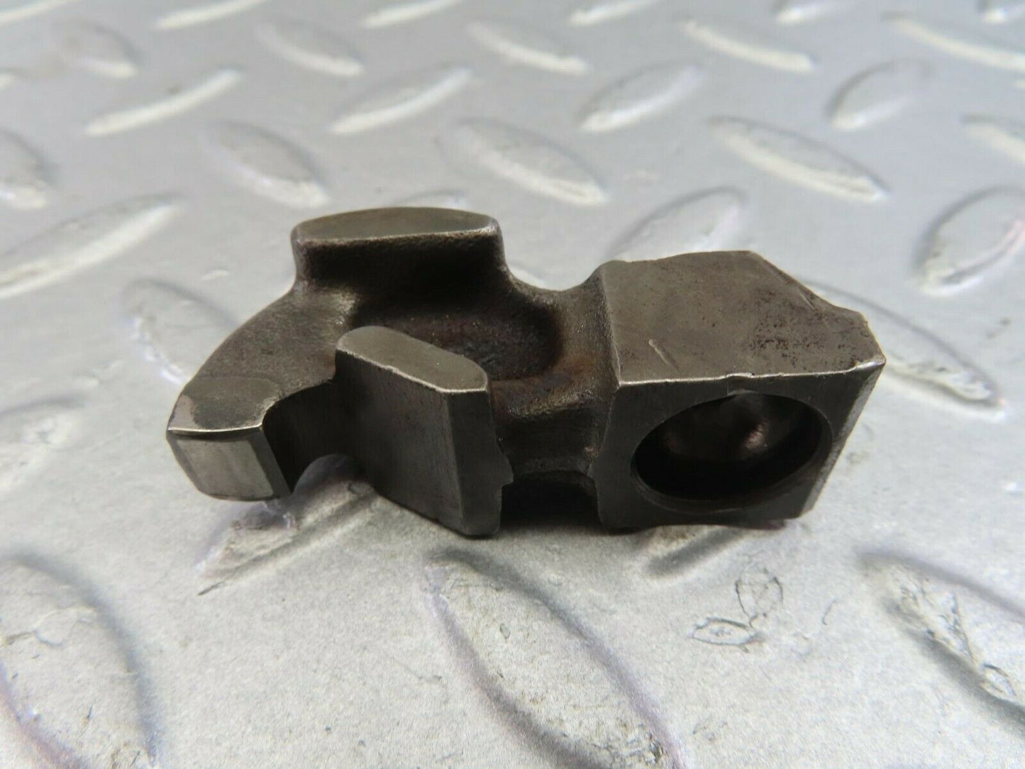 9870 Mercedes-Benz C123 280CE Coupe Valve Rocker Arm