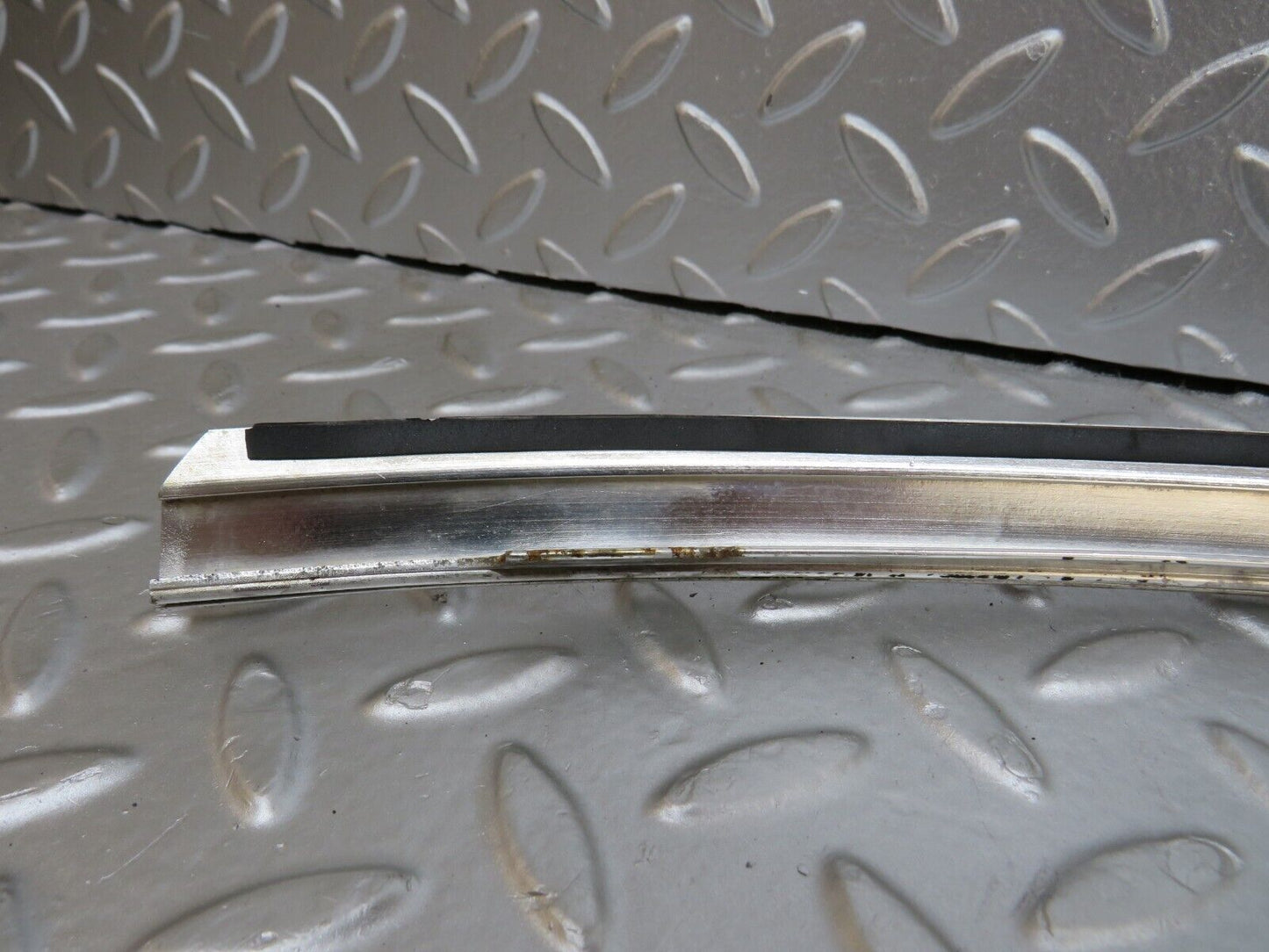 34470 Mercedes-Benz C126 380SEC Coupe Front Windscreen Upper Frame Trim