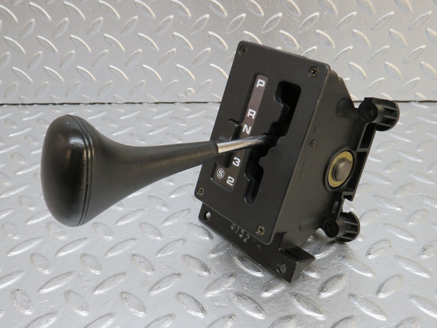 32518 Mercedes-Benz S124 300TE Wagon Automatic Gear Shift Selector 2012670905