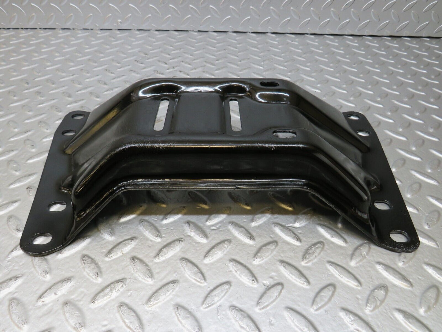 26124 Mercedes-Benz W116 450SE Gearbox Mount Bracket