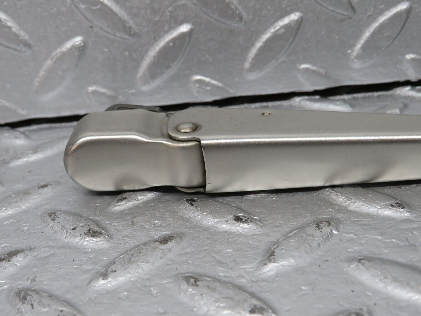 39981 Mercedes-Benz R107 350SL Windscreen Wiper Arm Right Side