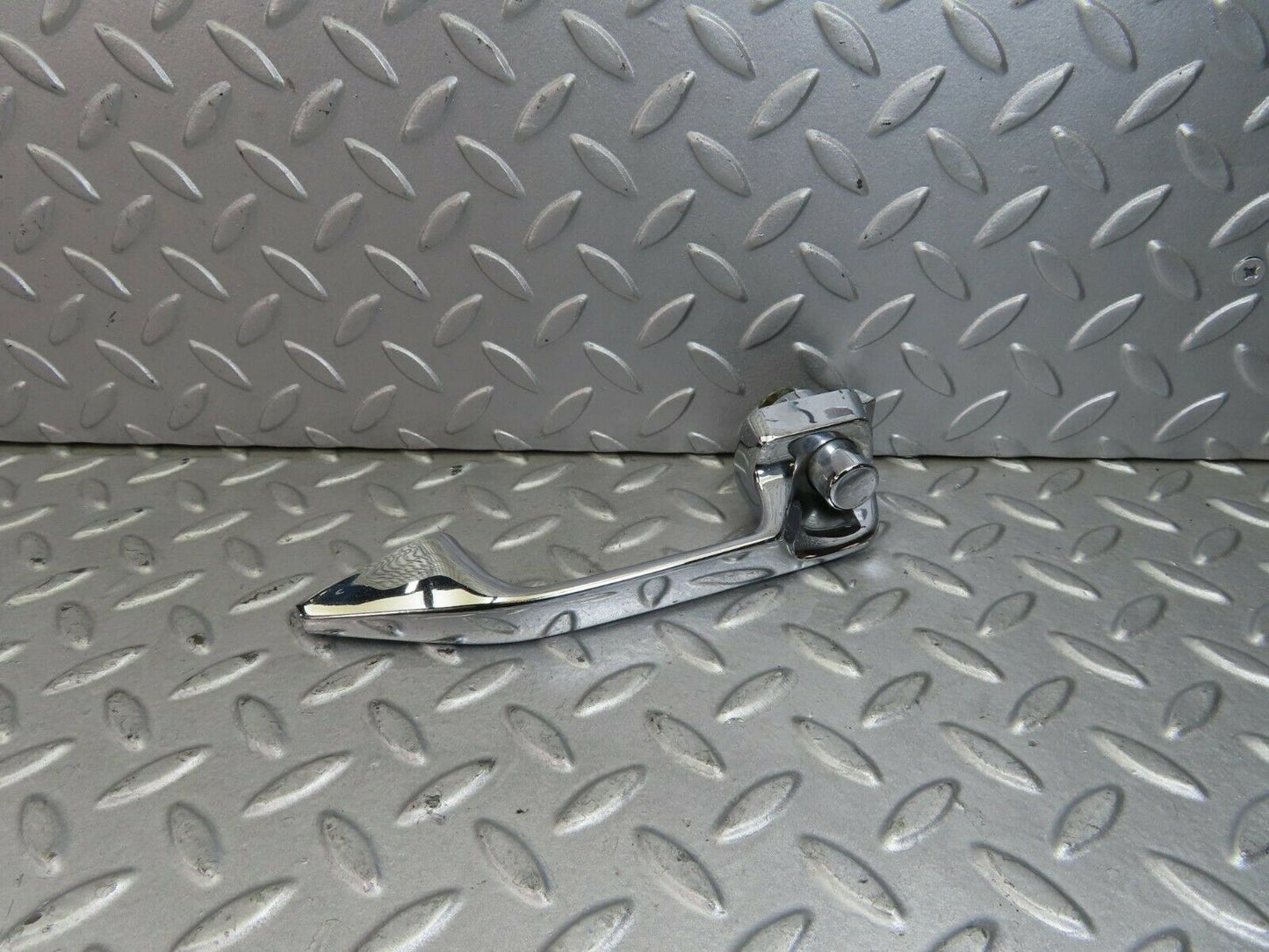 8793 Mercedes-Benz W115 Chrome Door Handle Rear Right 1157660401