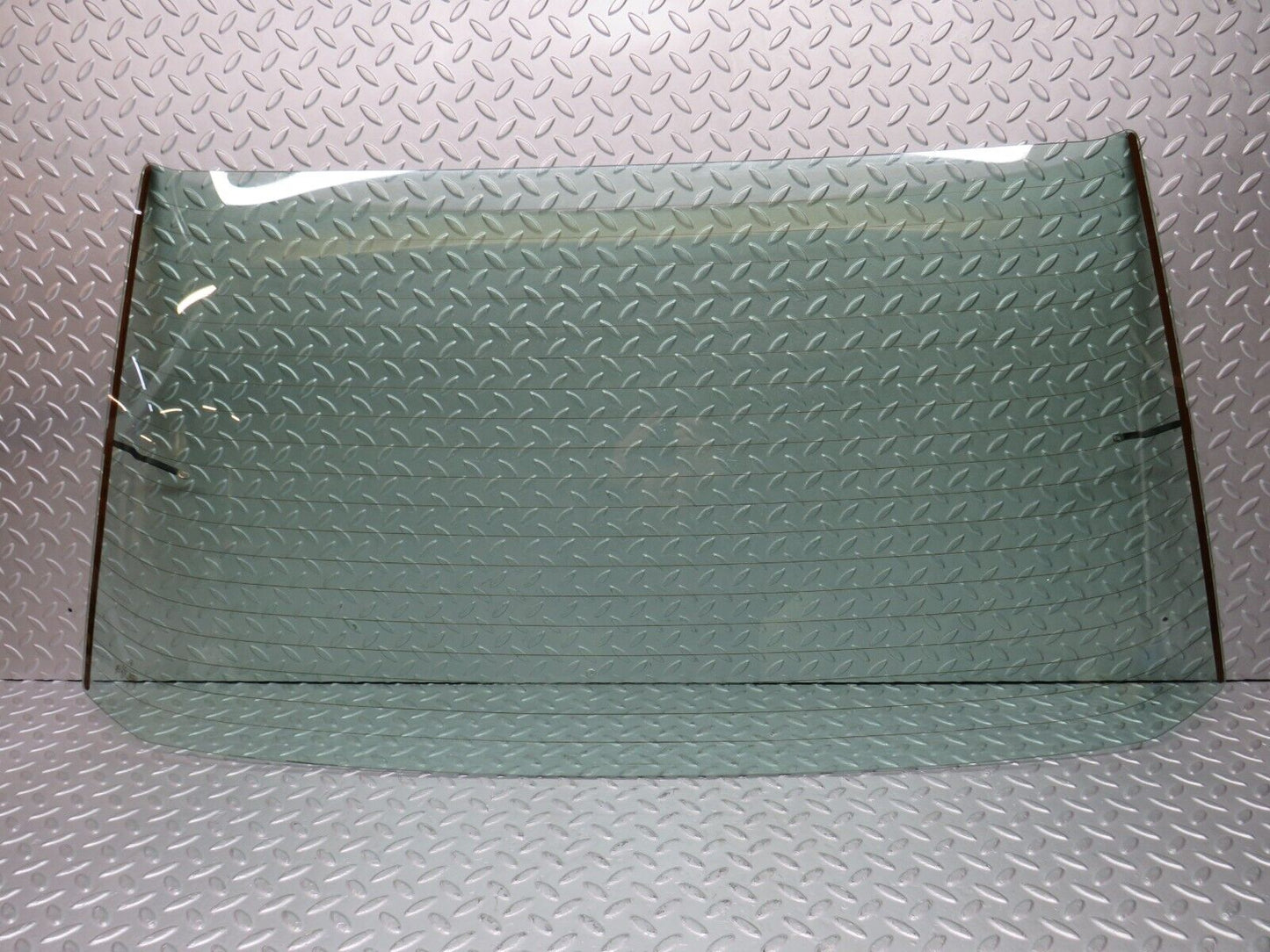 39073 Mercedes-Benz W201 190E 2.6L Rear Heated Windscreen Glass