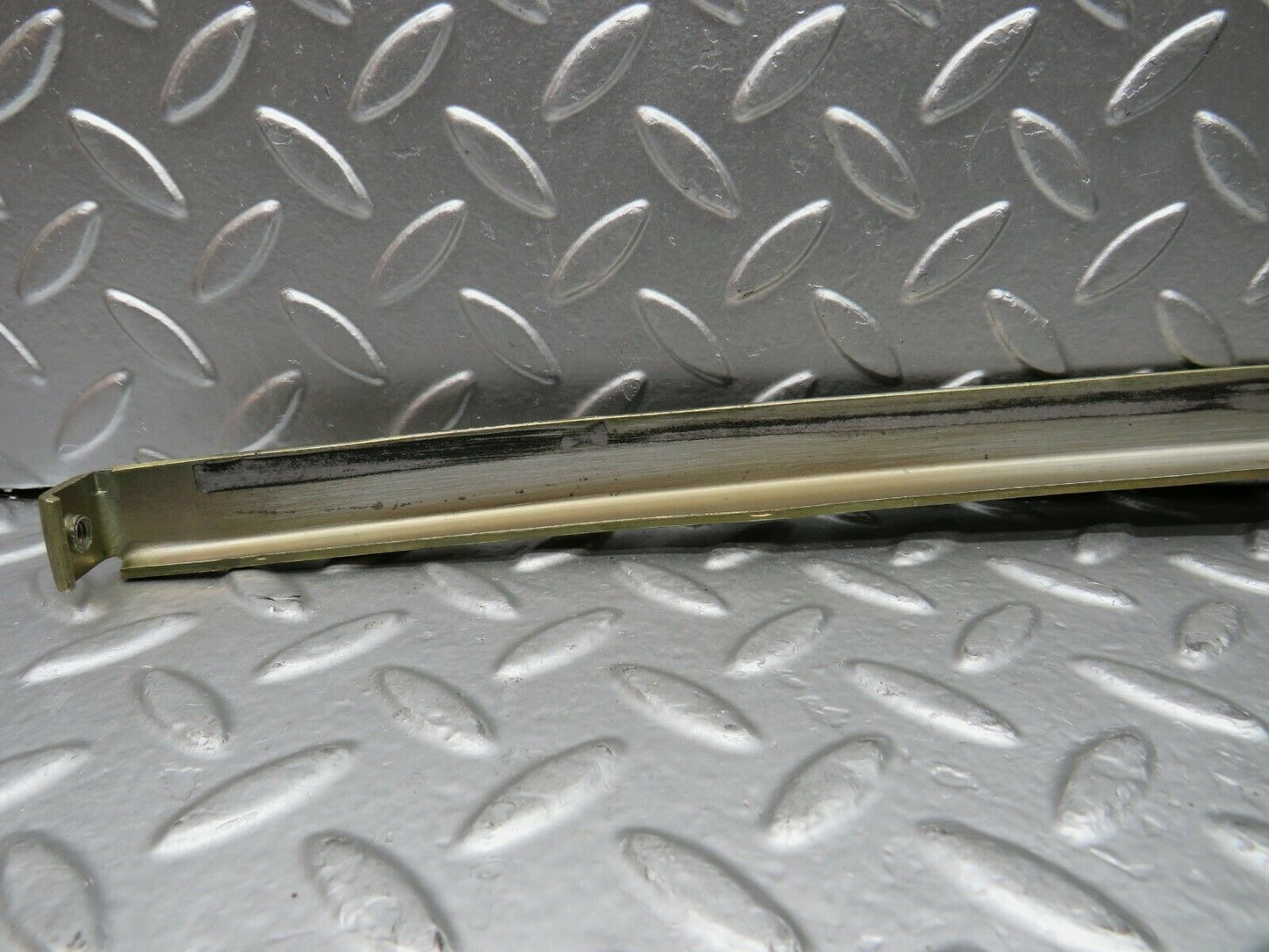 22533 Mercedes-Benz C124 E220 Coupe Left Door Window Channel