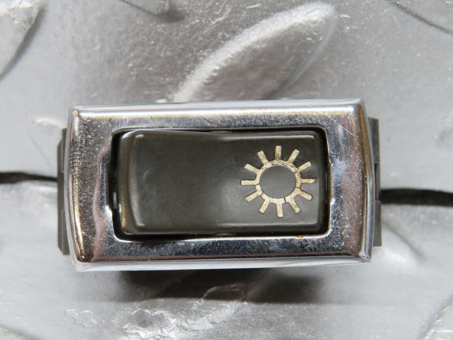 37526 Mercedes-Benz W109 300SEL Interior Light Switch 15013900