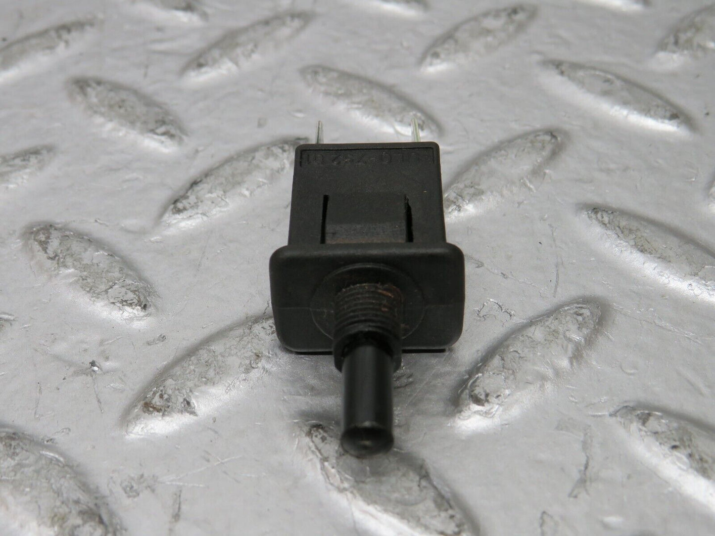26206 Mercedes-Benz W116 450SE Door Contact Switch 0008212852