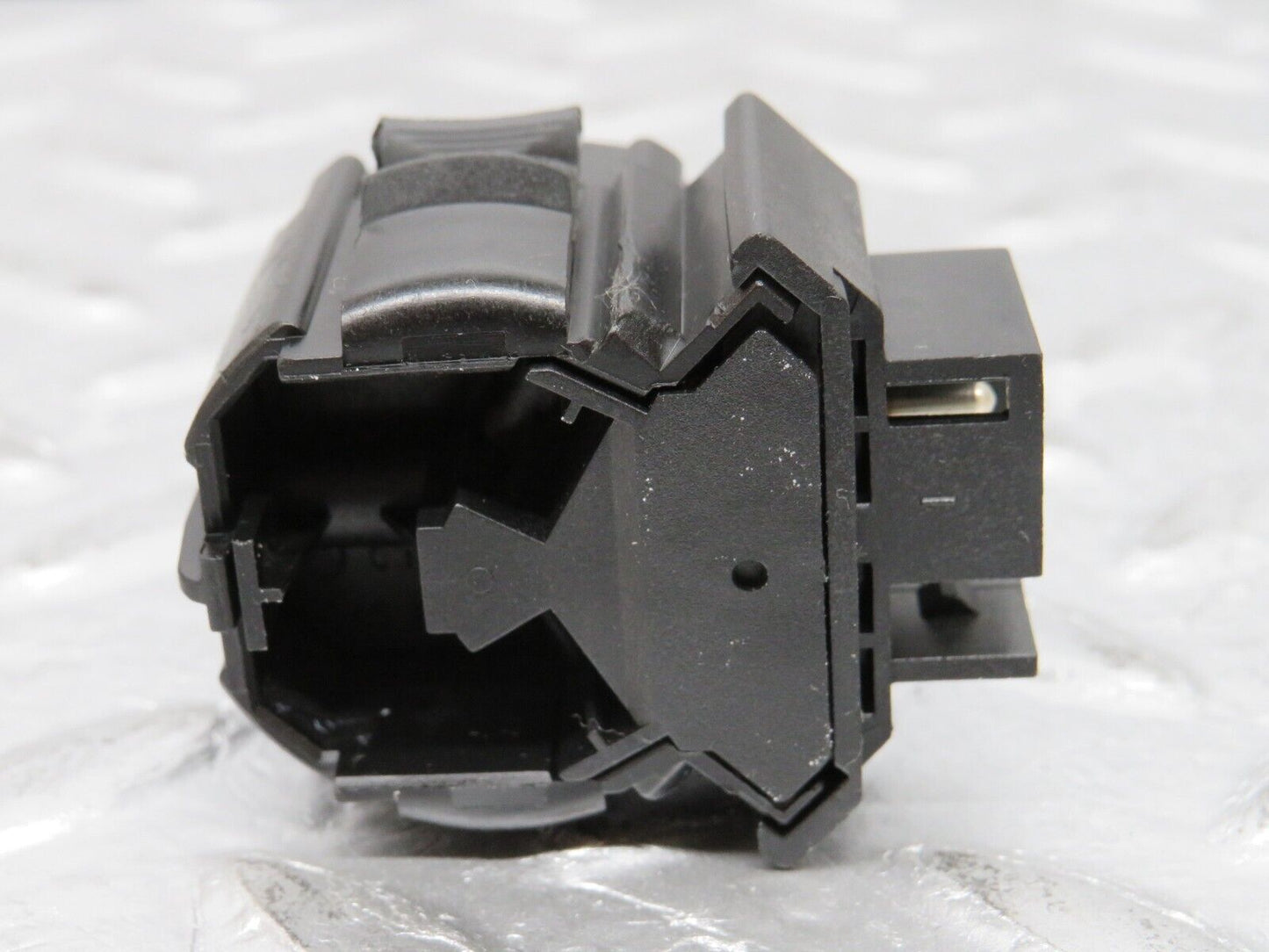 32609 Mercedes-Benz S124 300TE Wagon Kick Down Switch 0025452214