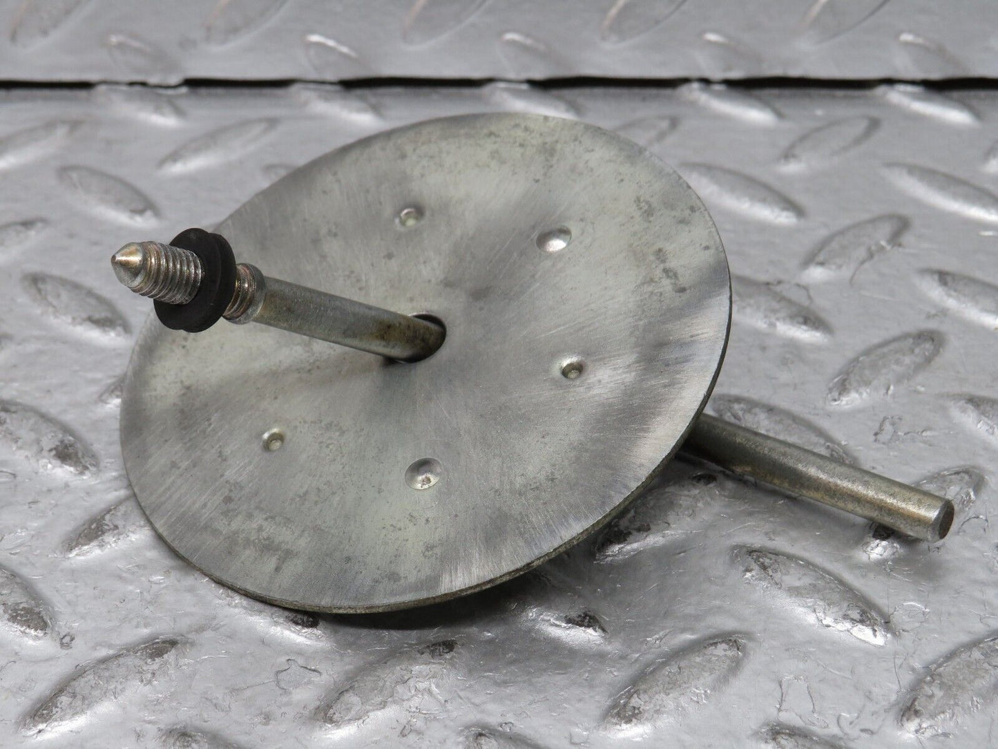 27615 Mercedes-Benz S124 300TE Wagon Spare Wheel Holder