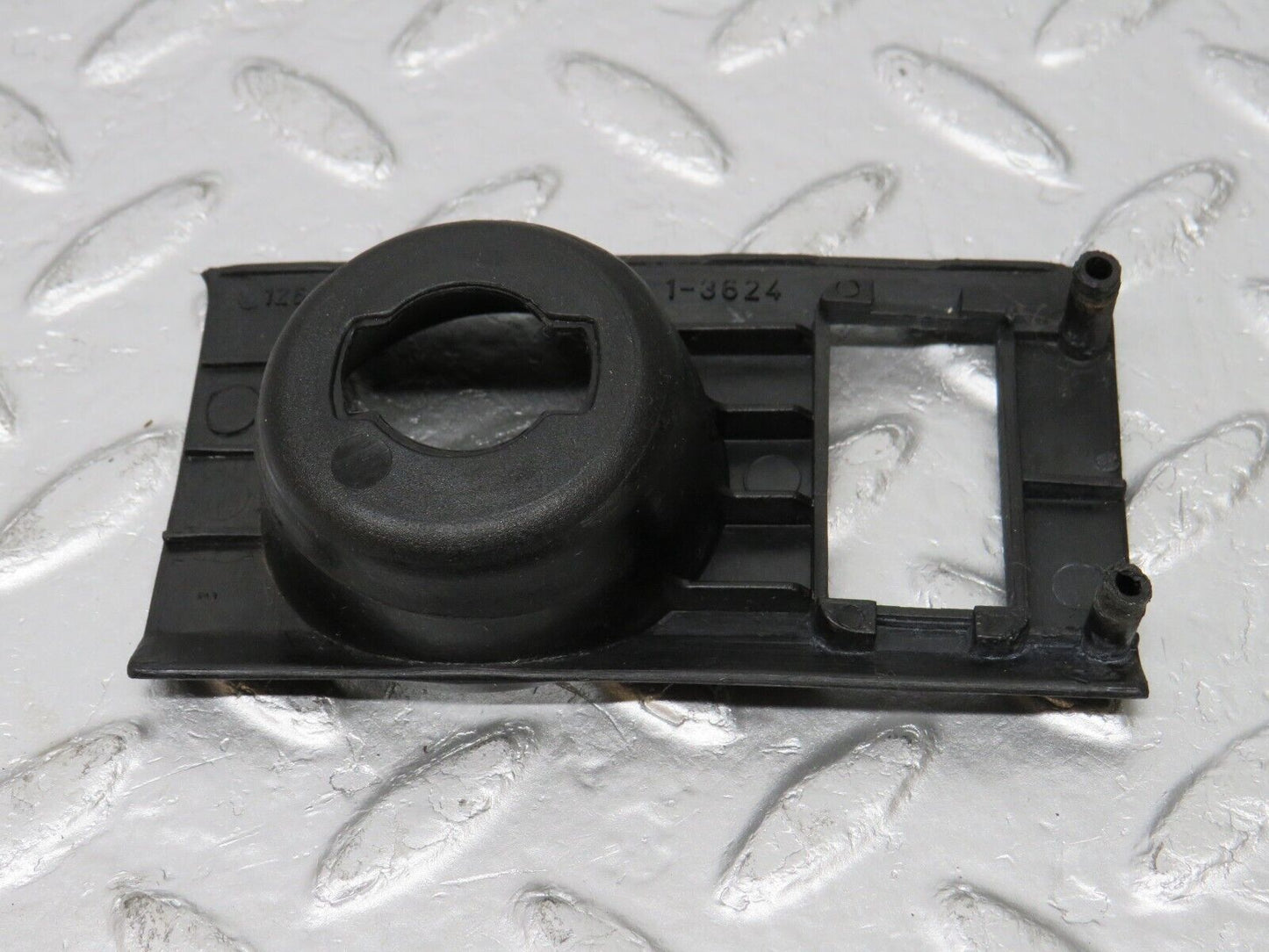 34351 Mercedes-Benz C126 380SEC Headlight Switch Cover Trim Surround 126689018