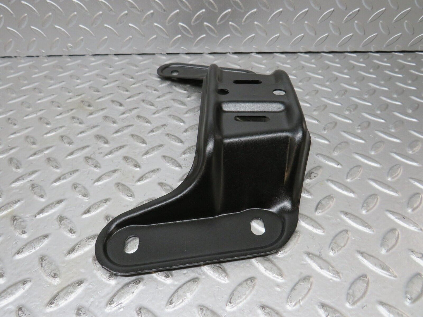 27437 Mercedes-Benz W123 280E Gearbox Mount Bracket