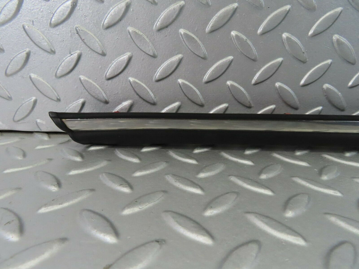 7253 Mercedes-Benz W116 450SE Centre Door Chrome Trim Rear Right