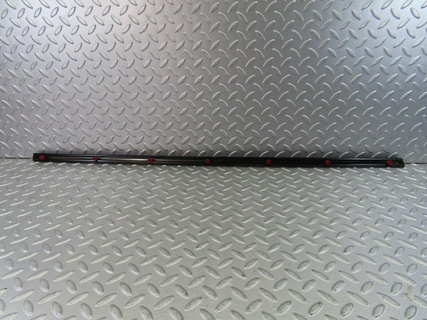 10278 Mercedes-Benz W123 Rear Left Door Centre Moulding Trim