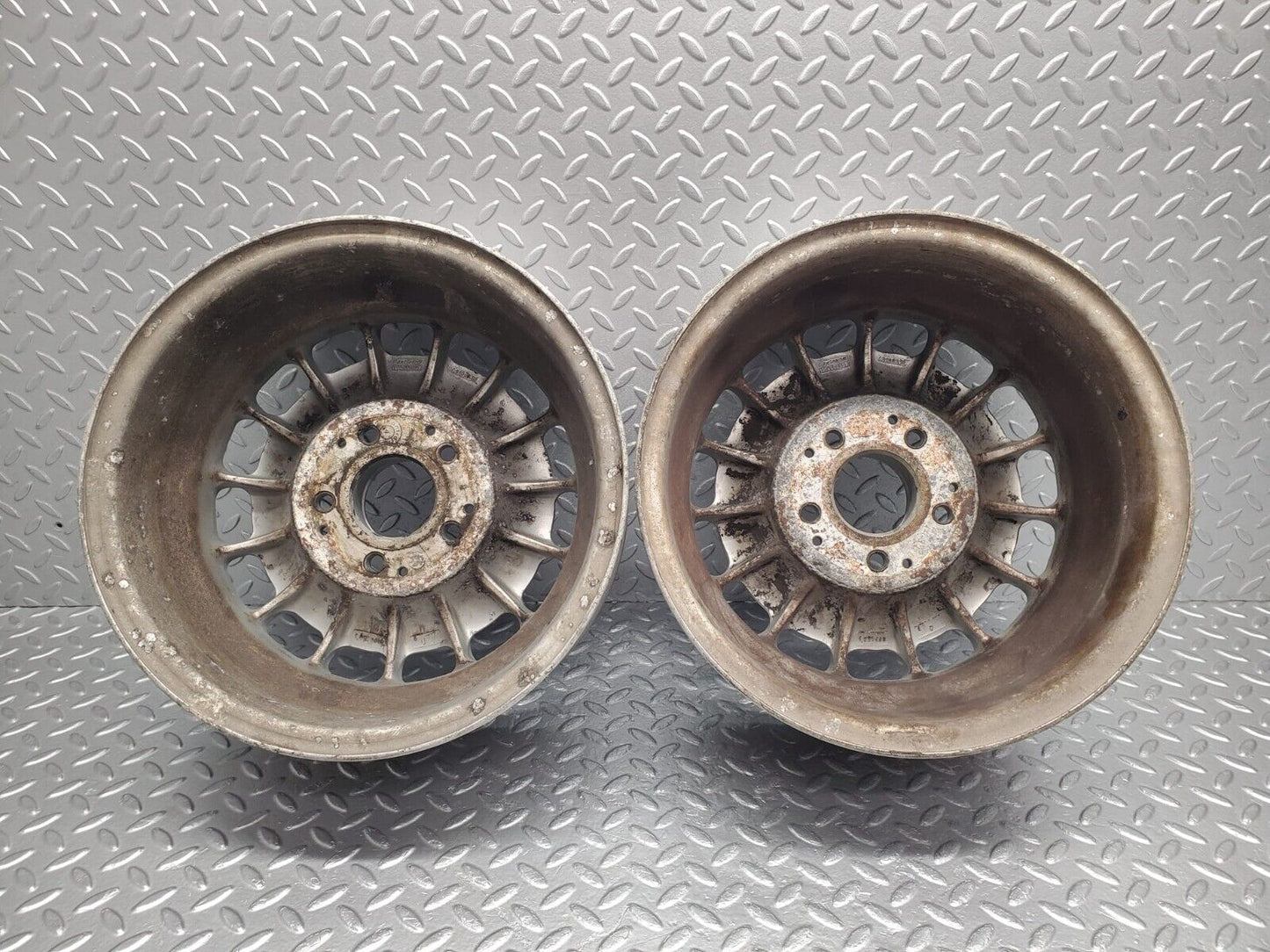 46812 Mercedes-Benz Alloy Wheel Set Mexican Hat 6Jx14H2 ET30 1084000902