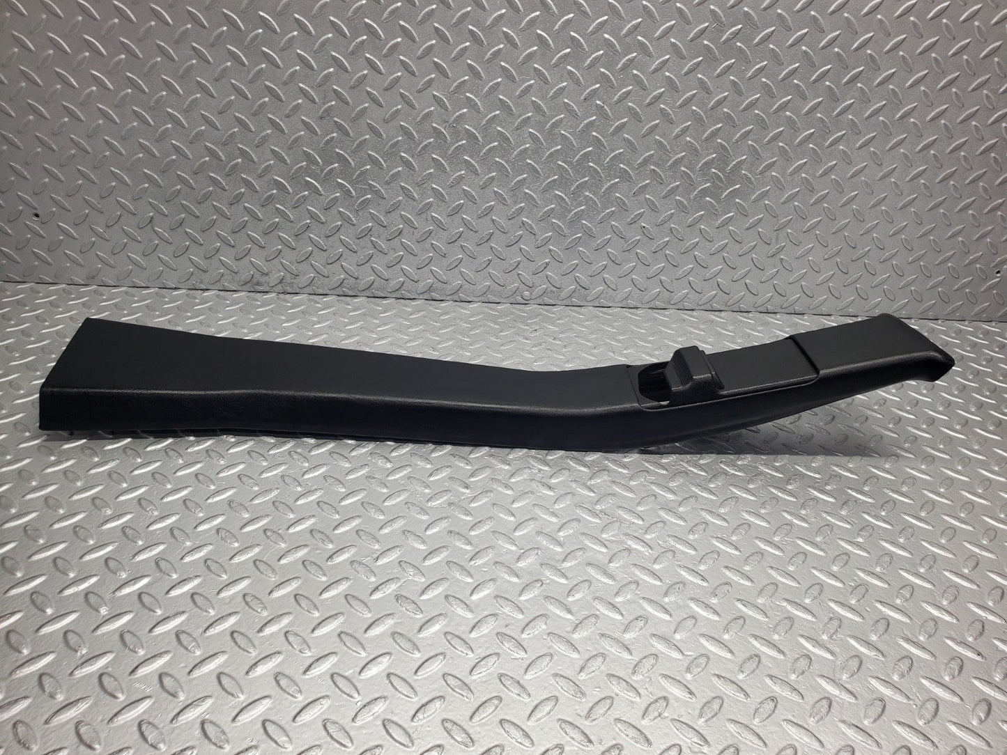 W201 Baby Benz b pillar cover right used OEM