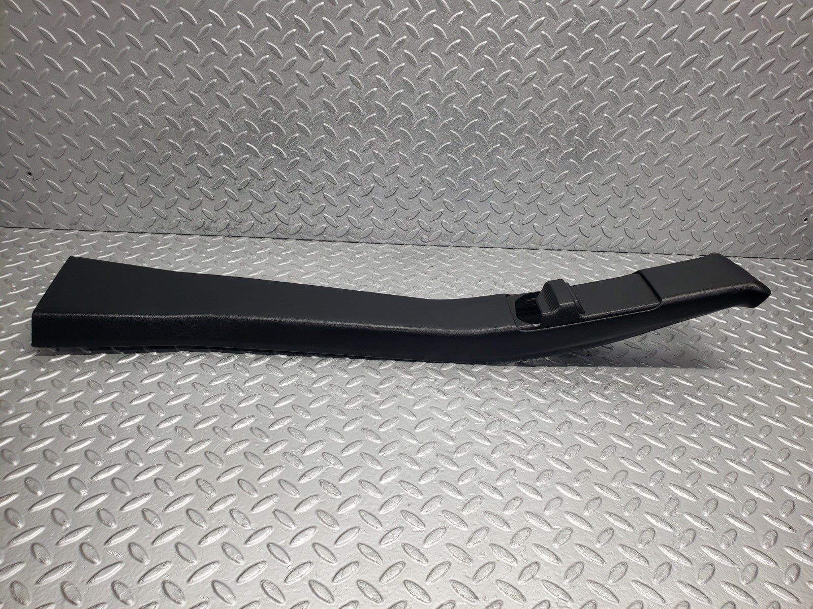W201 Baby Benz b pillar cover right used OEM