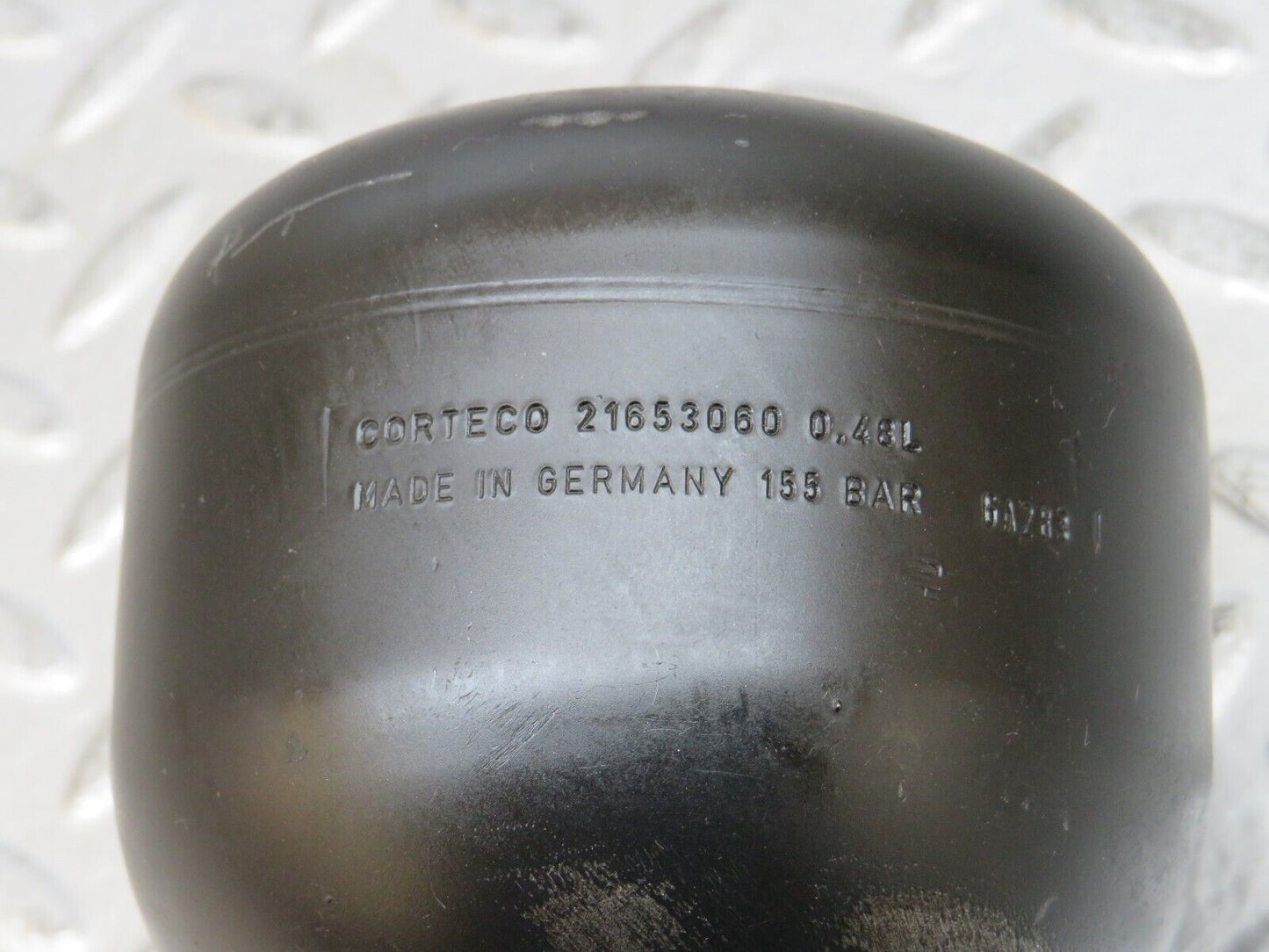 27646 Mercedes-Benz S124 300TE Wagon Rear Suspension Sphere 216530060
