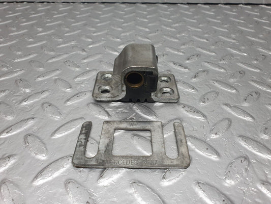 40913 Mercedes-Benz W126 300SE Door Lock Latch Right Side