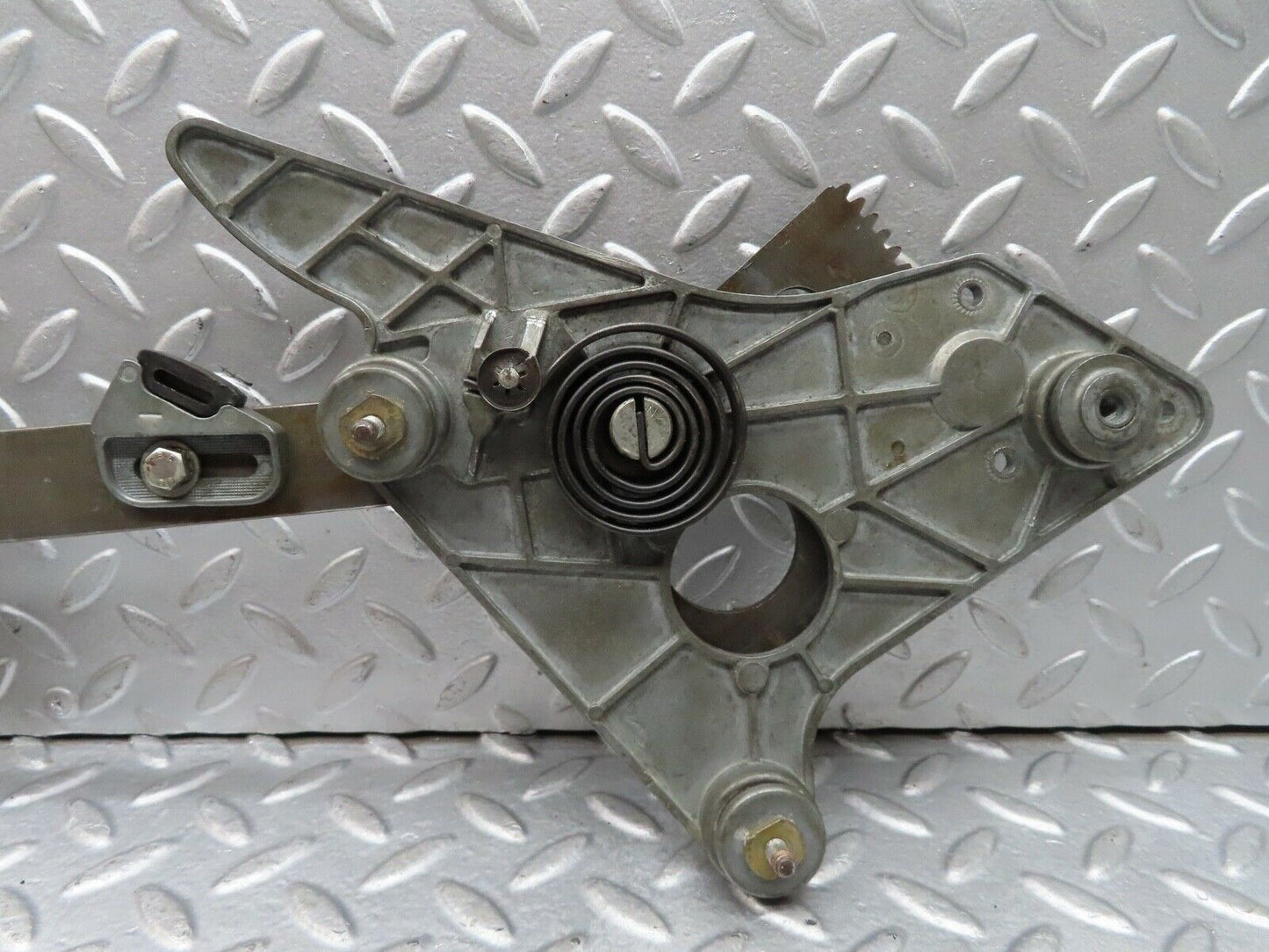 18535 Mercedes-Benz W116 450SEL Rear Left Power Window Regulator