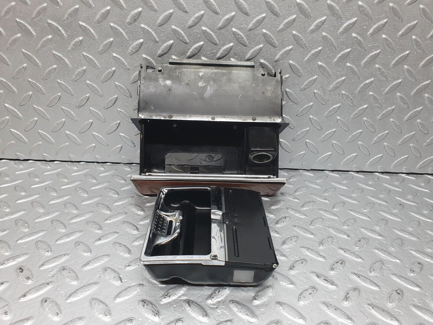 40975 Mercedes-Benz W126 300SE Centre Console Ashtray Wood Finish