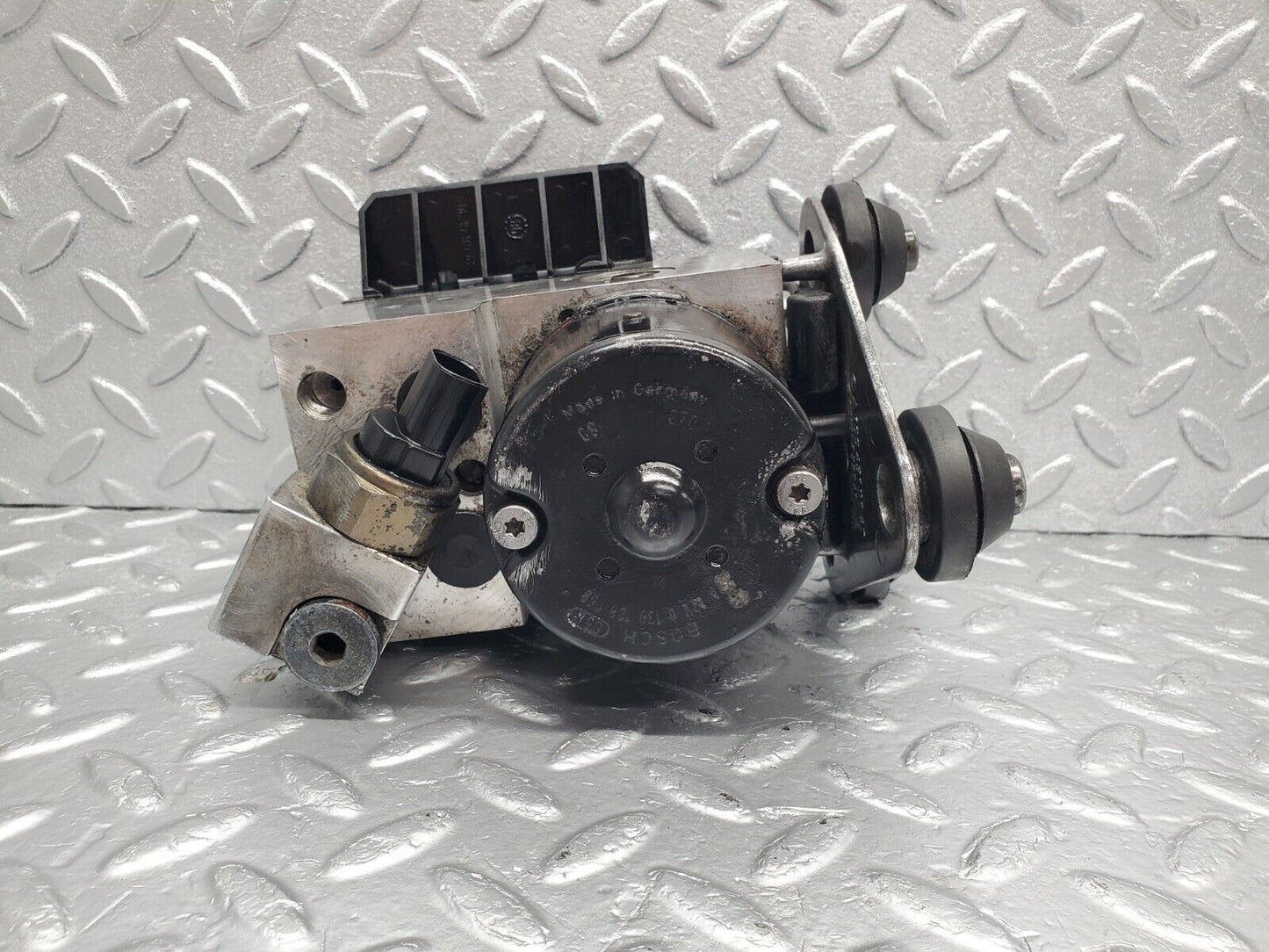 43712632