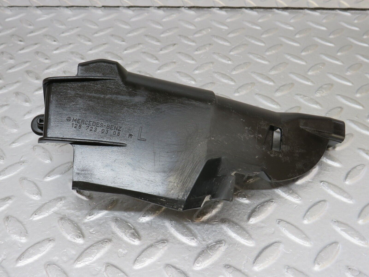 36035 Mercedes-Benz W126 420SE Front Left Door Lock Inner Cover 1267230308