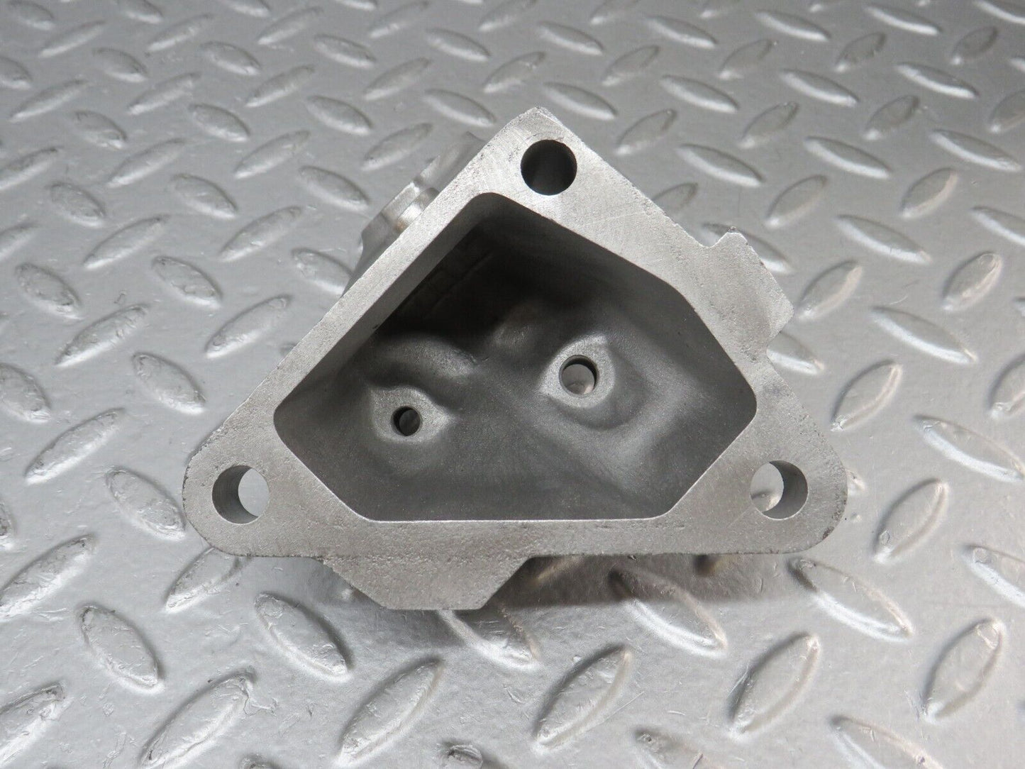 36788 Mercedes-Benz W201 190E 2.0L Engine Mount Bracket Left Side 1022234104