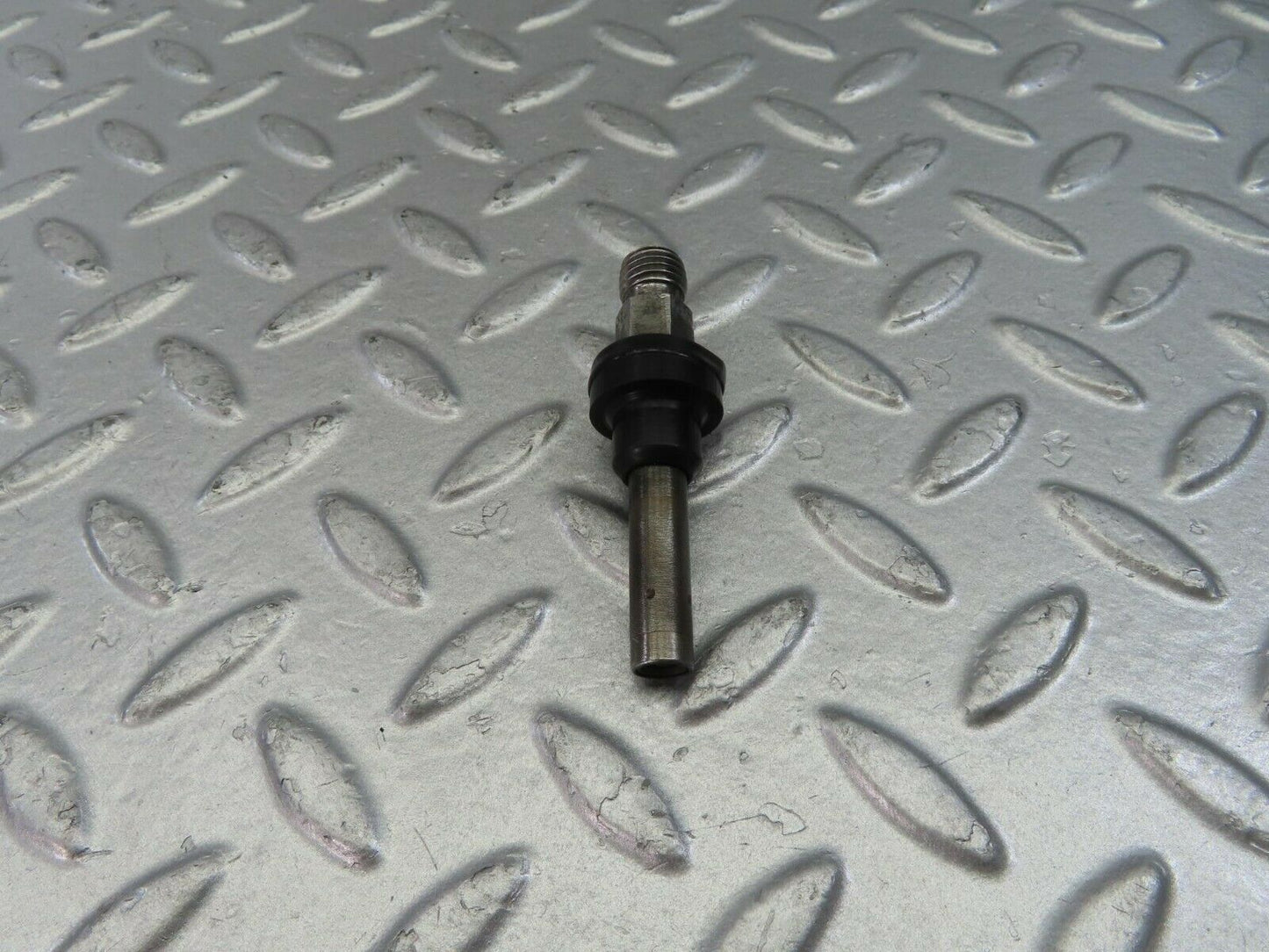 10795 Mercedes-Benz W123 230E Fuel Injector Bosch