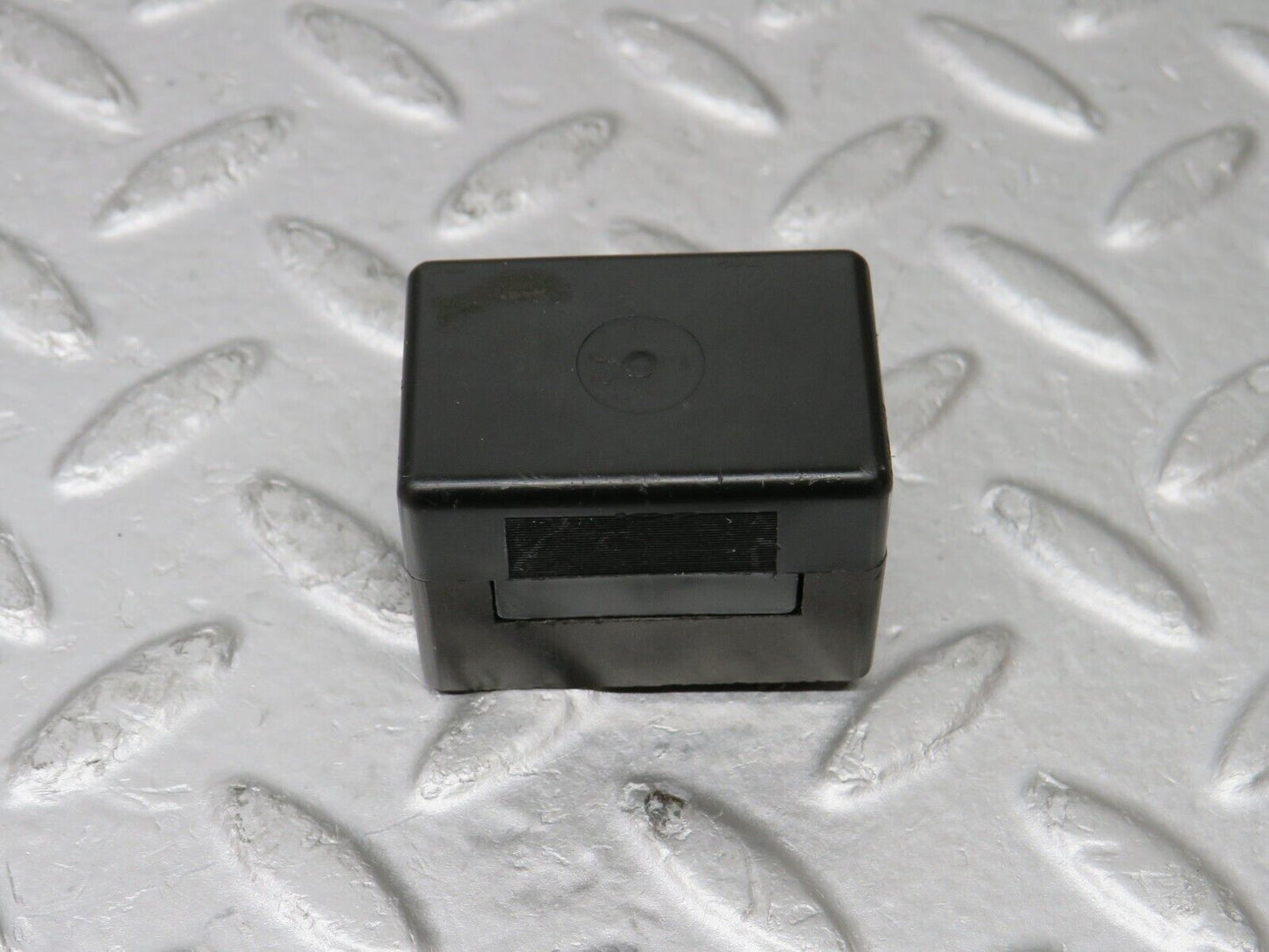 37919 Mercedes-Benz A124 320E Cabriolet Fuse Box Connector