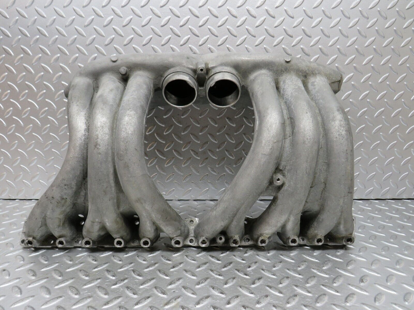 27718 Mercedes-Benz S124 300TE Wagon Air Intake Manifold 6061410901