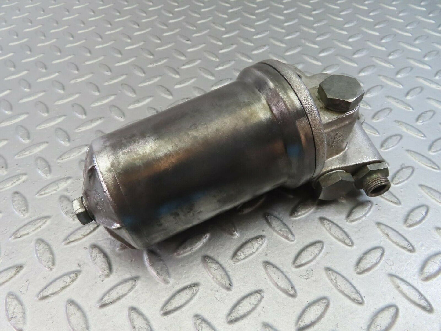 10172 Mercedes-Benz W111 280SE Oil Filter Housing