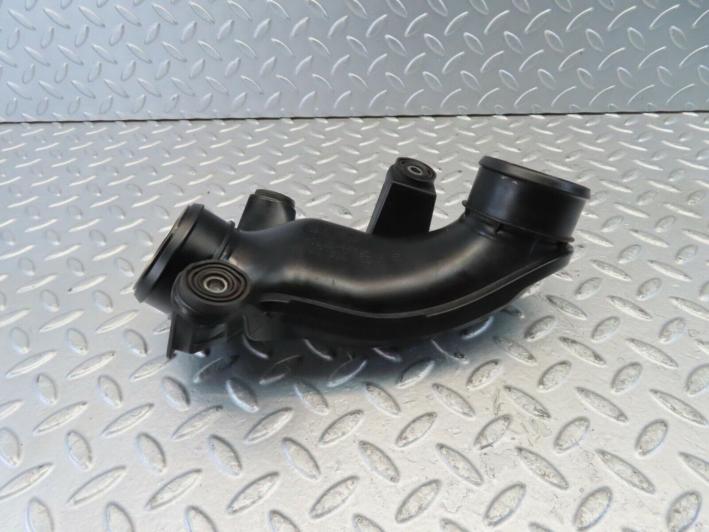 11224 Mercedes-Benz W221 S320 Air Intake Hose Pipe 2215200001