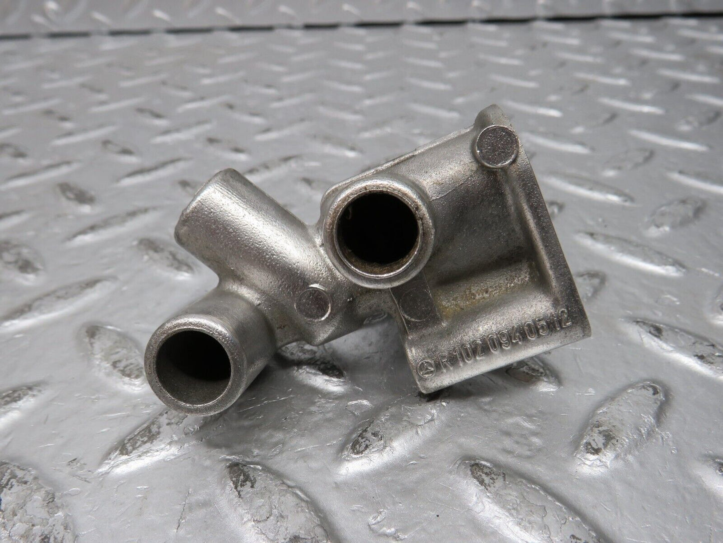 32042 Mercedes-Benz W123 230E Idle Control Valve 1020940512