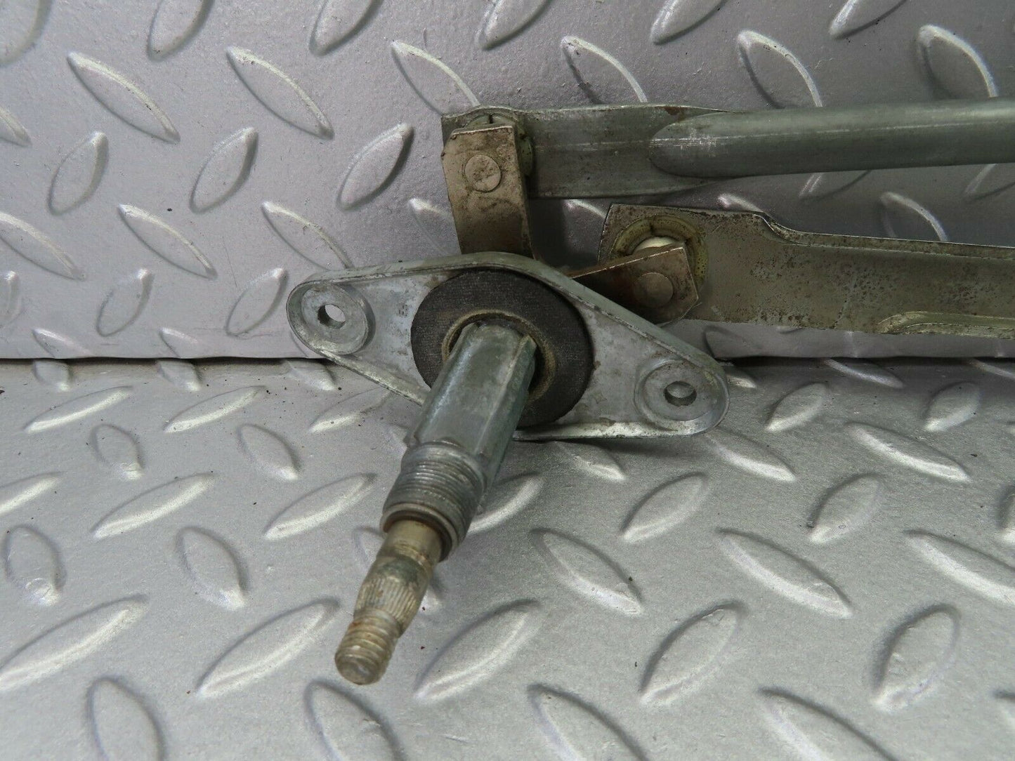 7936 Mercedes-Benz W115 220D Windscreen Wiper Linkage