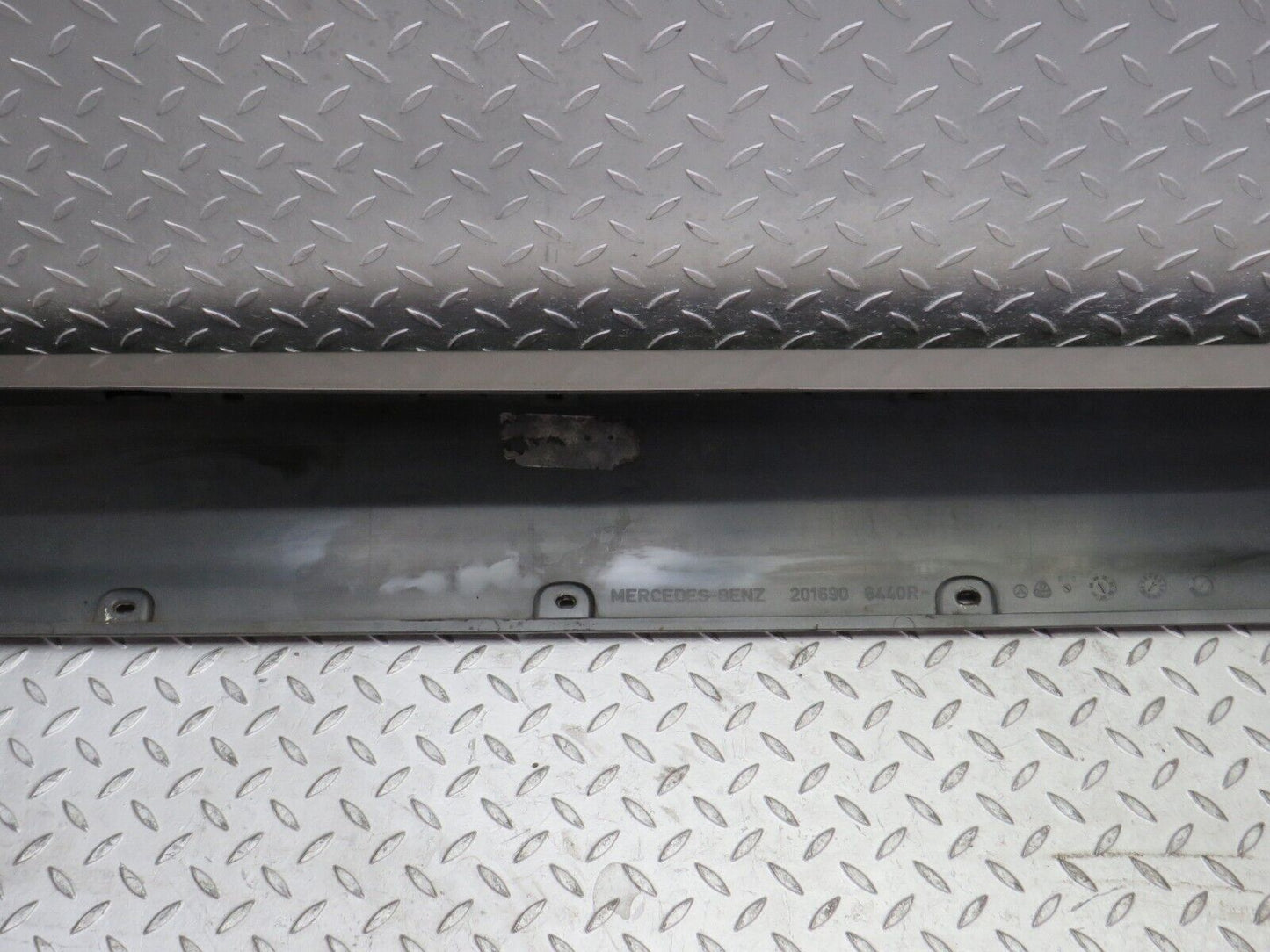 36606 Mercedes-Benz W201 190E 2.0L Side Skirt Left 2016906340 2016981030 2016981230