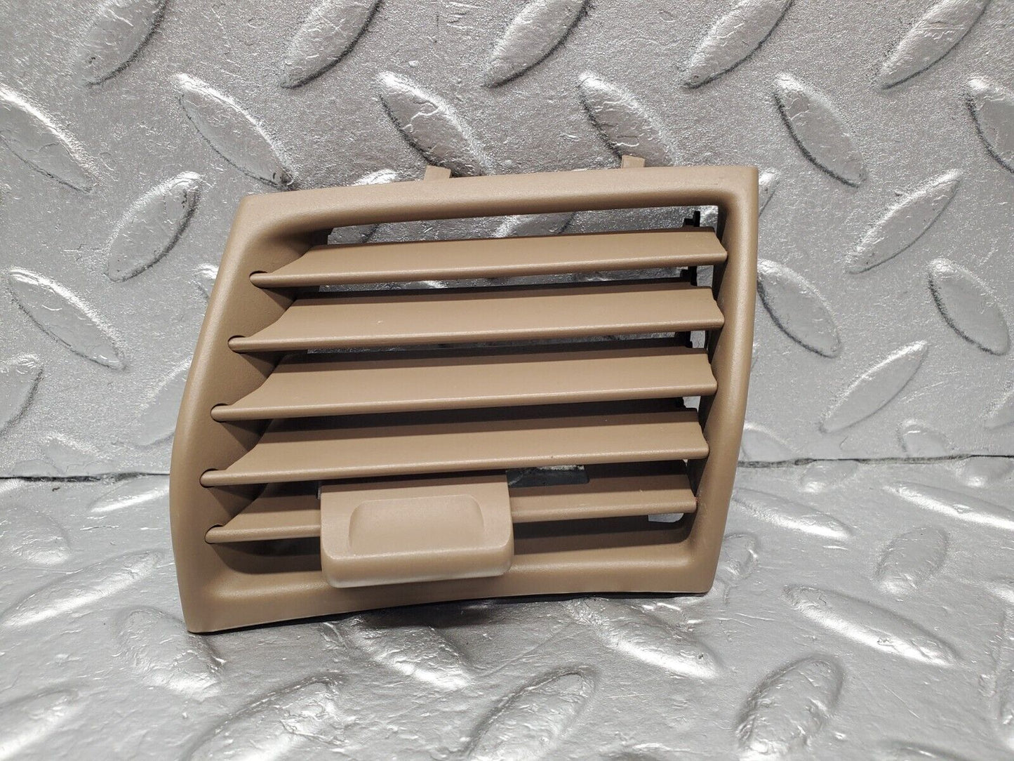 46835 Mercedes-Benz R129 320SL Coupe Dash Air Vent Left Side