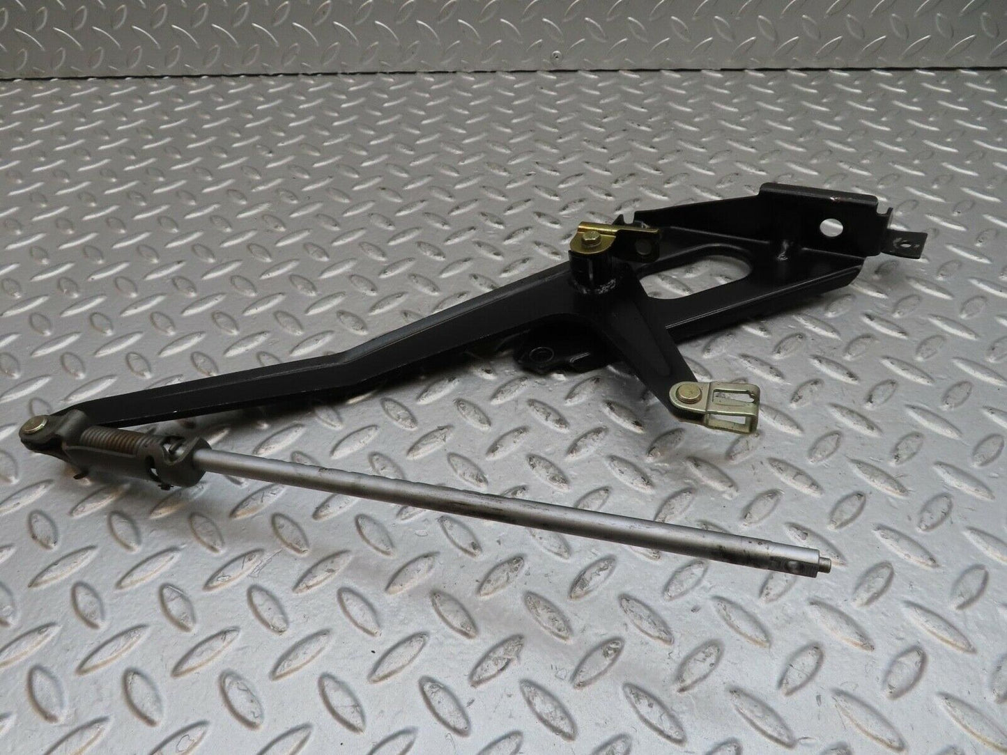 7014 Mercedes-Benz W123 230E Handbrake Regulator