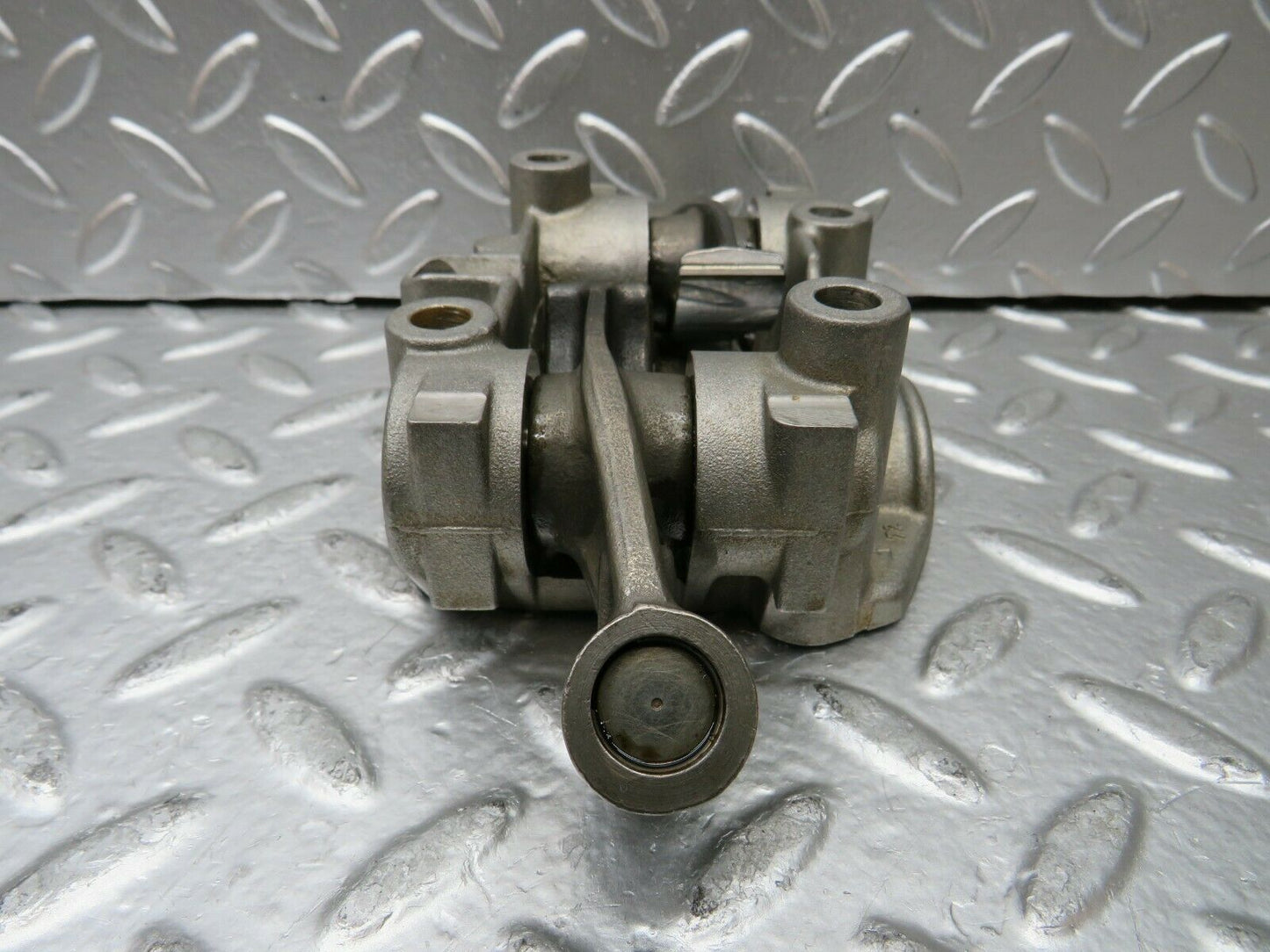 23070 Mercedes-Benz C123 230CE Coupe Rocker Arms Camshaft Bearing Block 1020510110