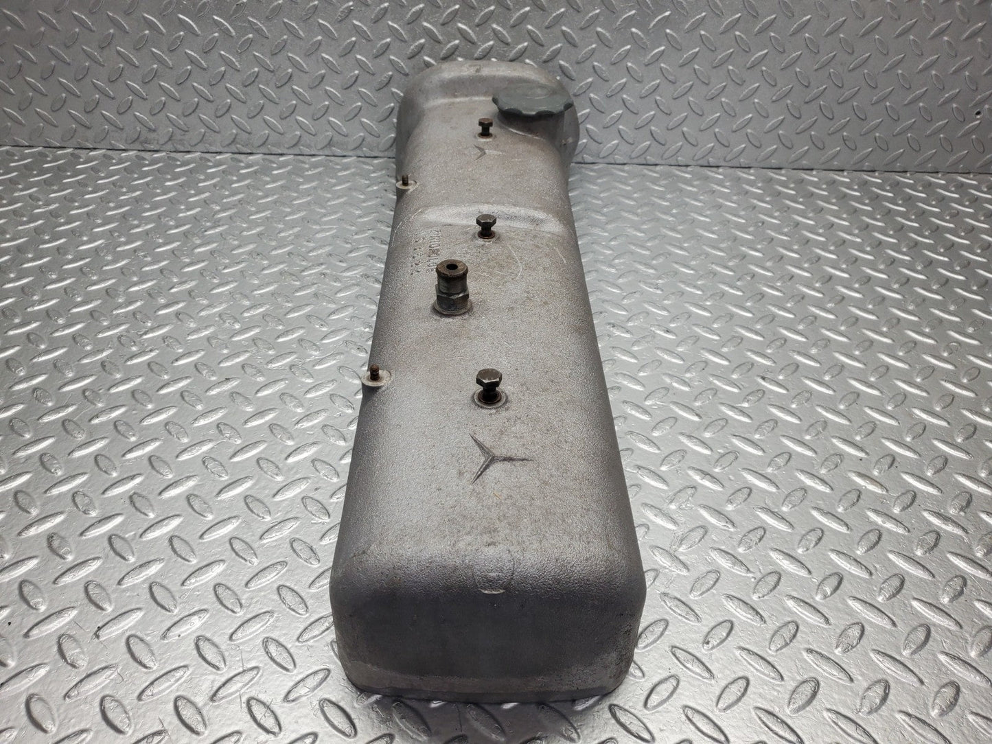 W112 cylinder head cover used OEM