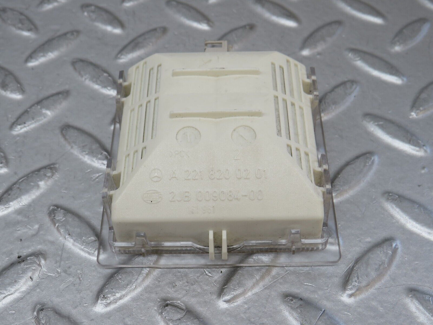 35138 Mercedes-Benz W221 Glove Box Light 2218200201