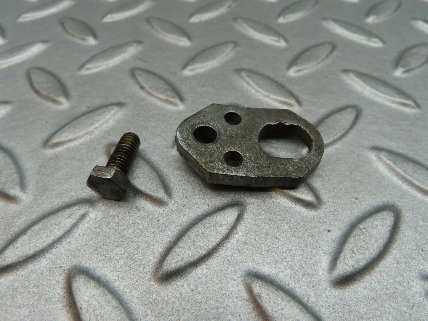 5129 Mercedes-Benz R107 350SL Fuel Injector Bracket