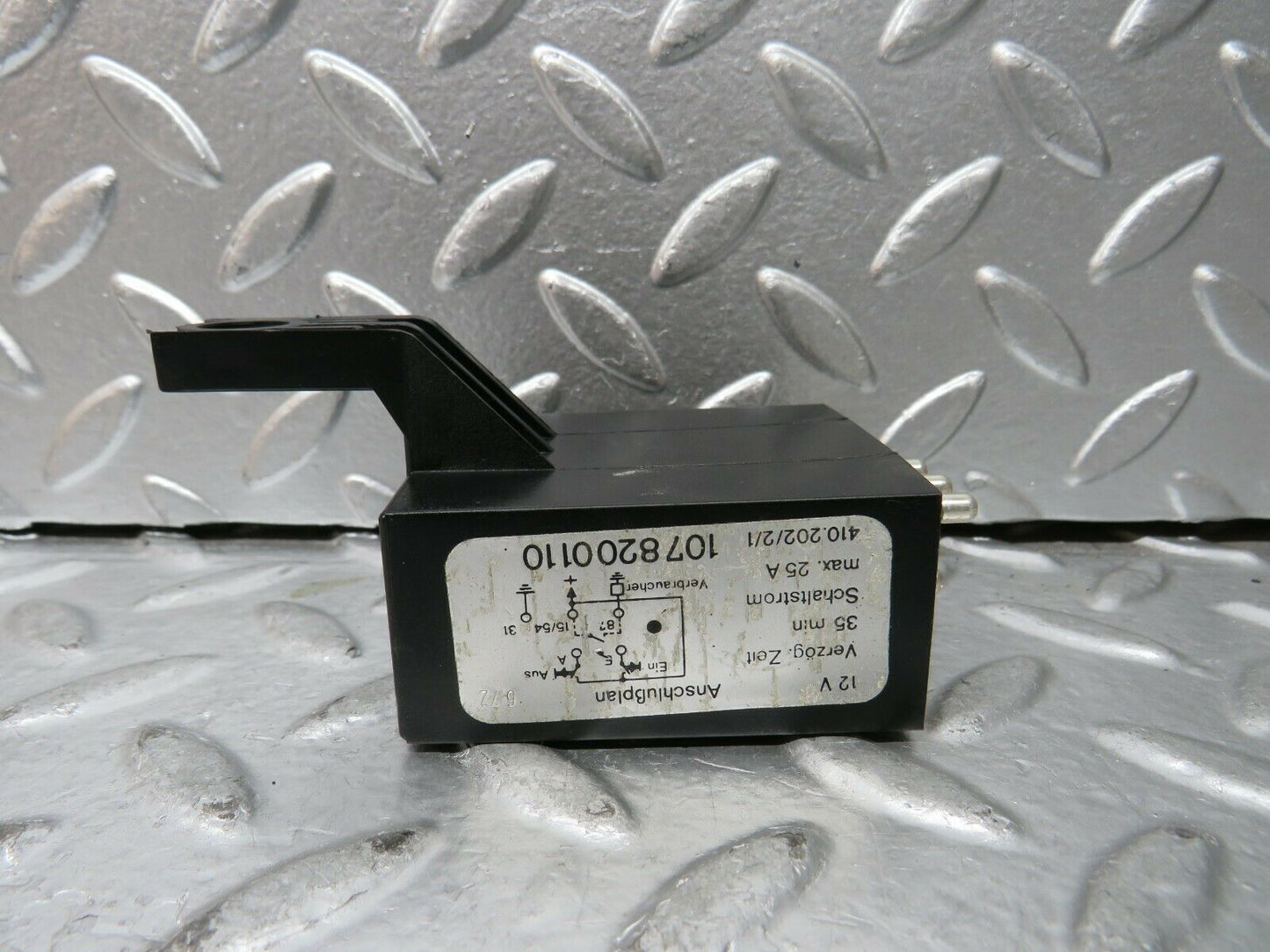 23542 Mercedes-Benz W114 280E Rear Heated Window Relay 1078200110