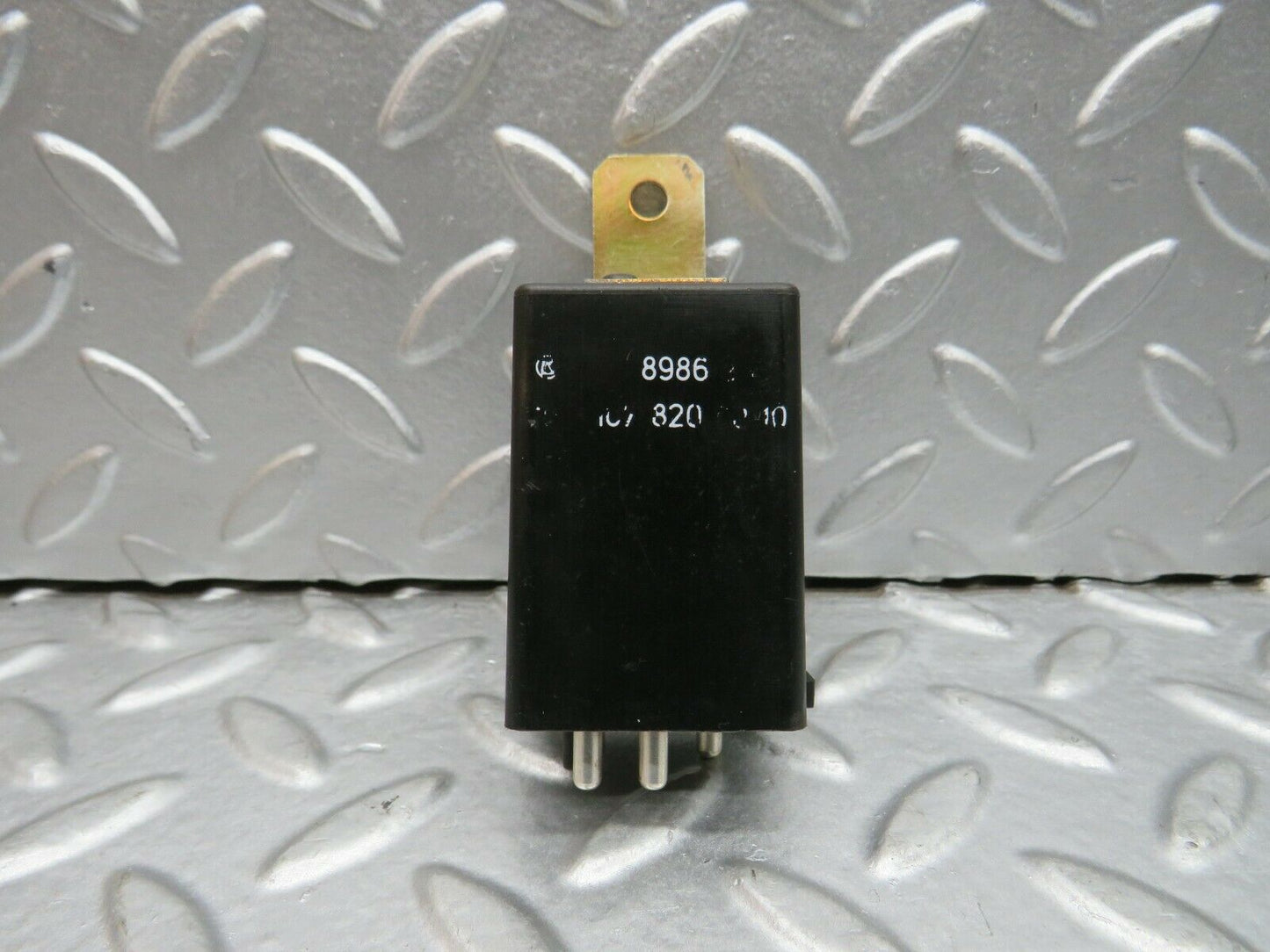 22252 Mercedes-Benz S123 280TE Wagon Rear Heated Window Relay 1078200010