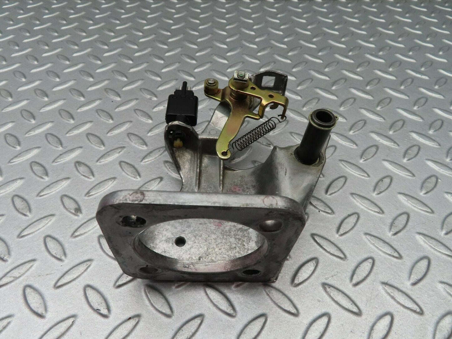 5490 Mercedes-Benz W124 230E Brake Pedal Bracket 1242900919